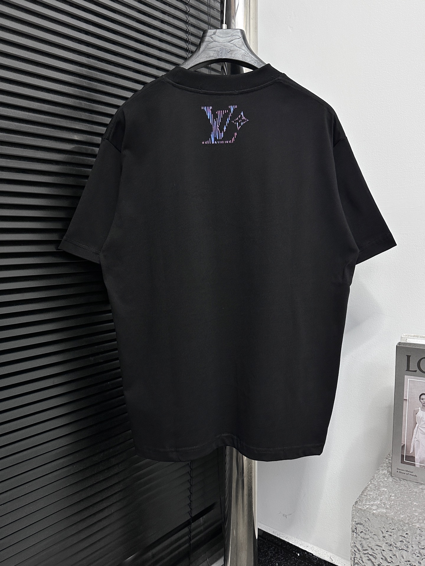 Louis Vuitton 25ss Camiseta de Manga Corta con Logo Lovers - Unisex 3 i1746283687035 3417 0 6