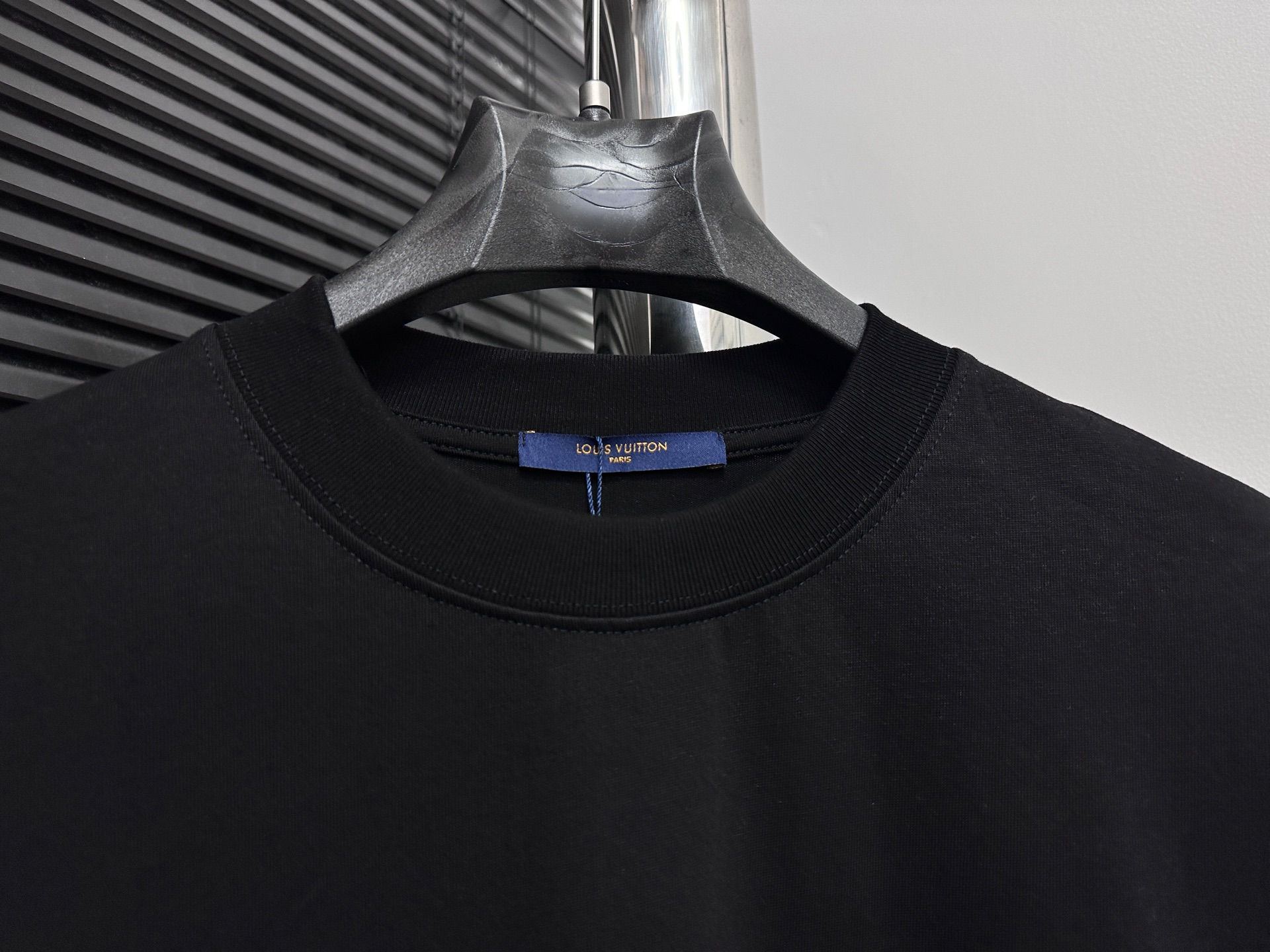Louis Vuitton 25ss Camiseta de Manga Corta con Logo Lovers - Unisex 5 i1746283687069 5099 0 2