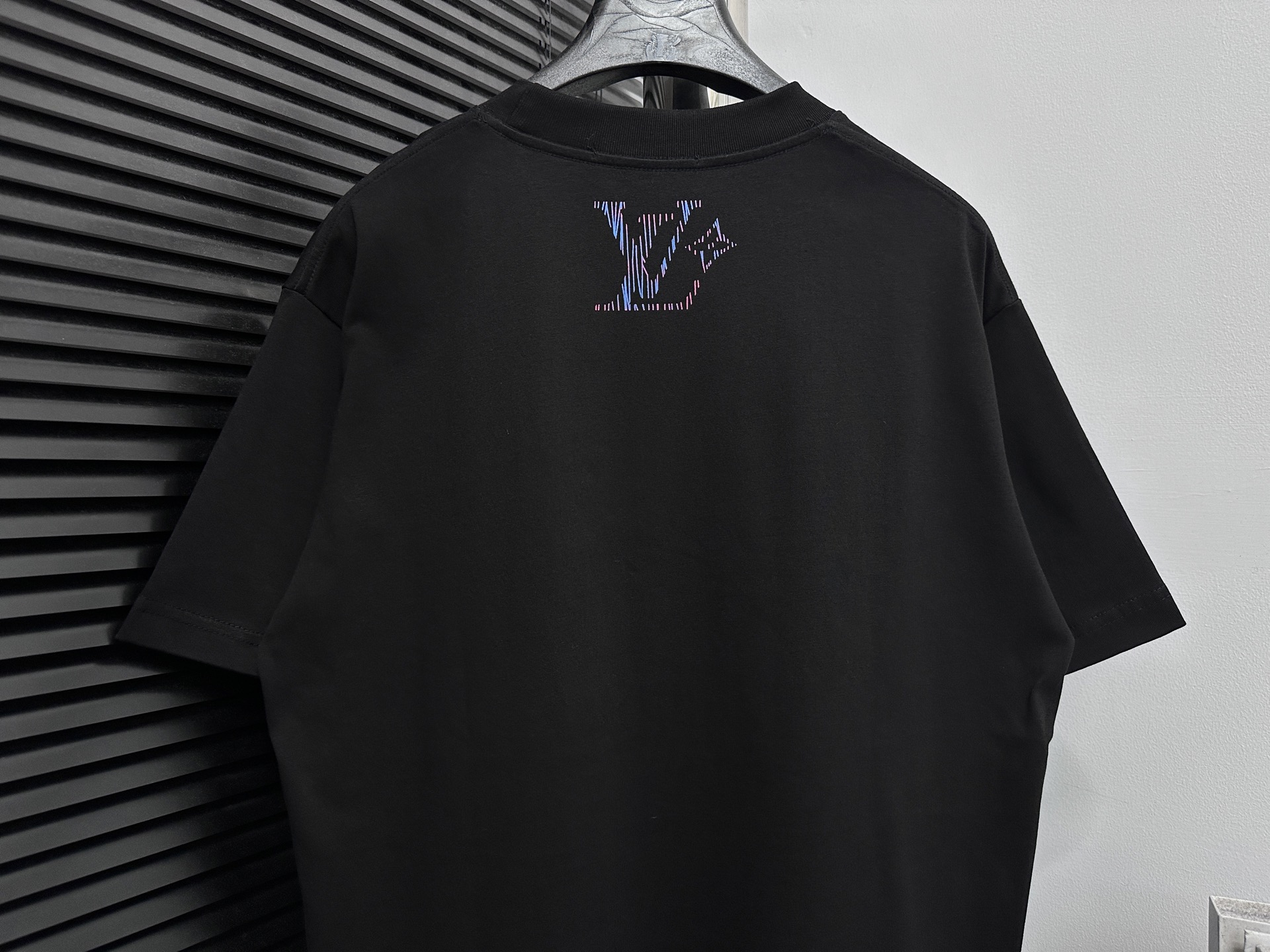 Louis Vuitton 25ss Camiseta de Manga Corta con Logo Lovers - Unisex 8 i1746283689246 2003 0 5