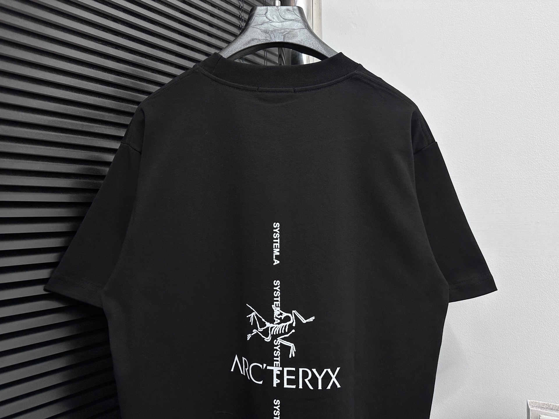 ARC'TERYX Camiseta de Manga Corta con Logo Estampado para Hombre y Mujer 8 i1746285625380 3860 0 6
