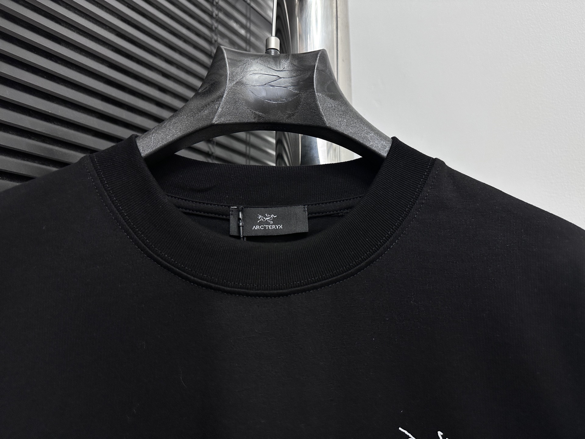 ARC'TERYX Camiseta de Manga Corta con Logo Estampado para Hombre y Mujer 4 i1746285625602 4839 0 2