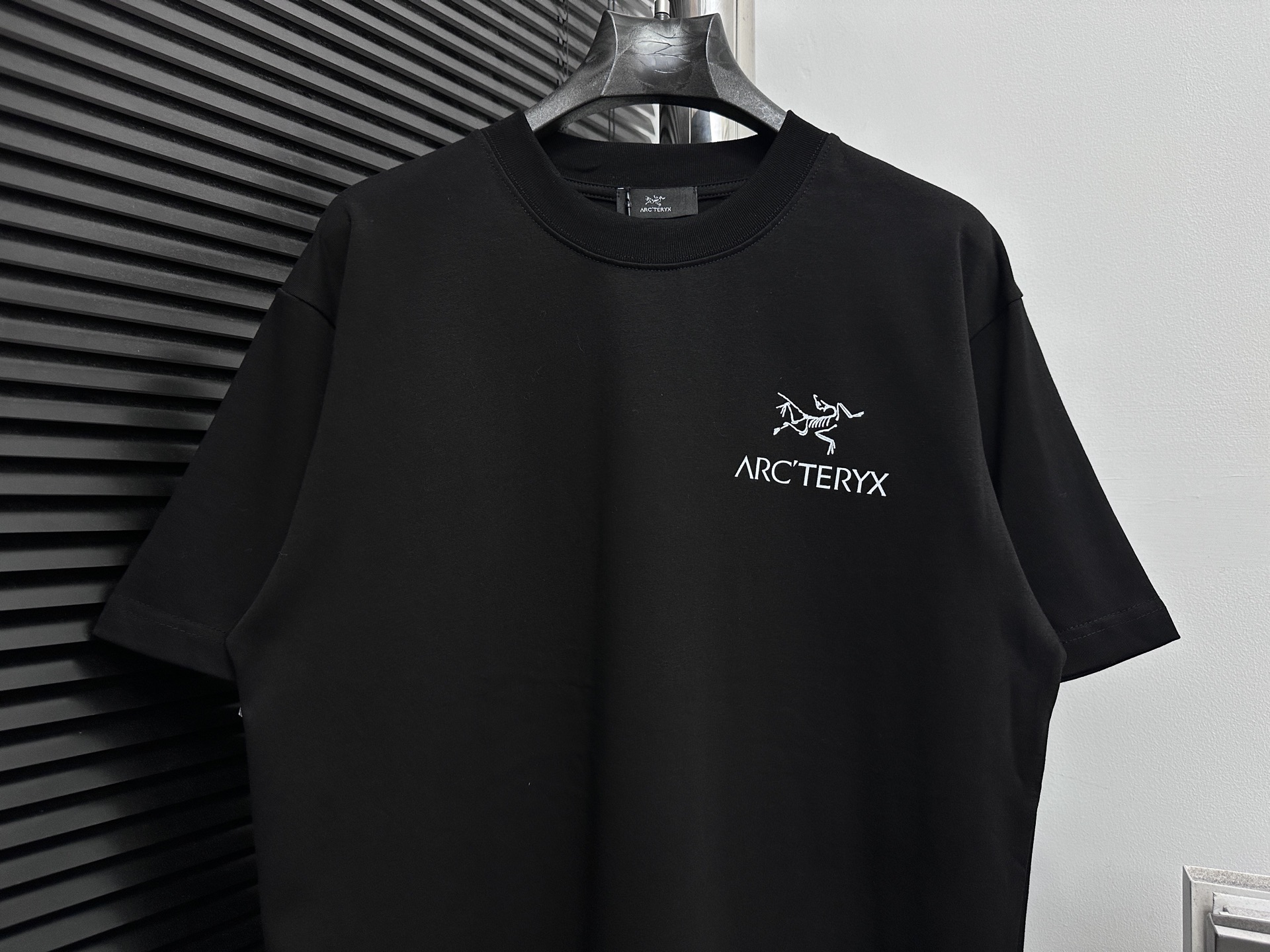ARC'TERYX Camiseta de Manga Corta con Logo Estampado para Hombre y Mujer 7 i1746285625675 8143 0 5