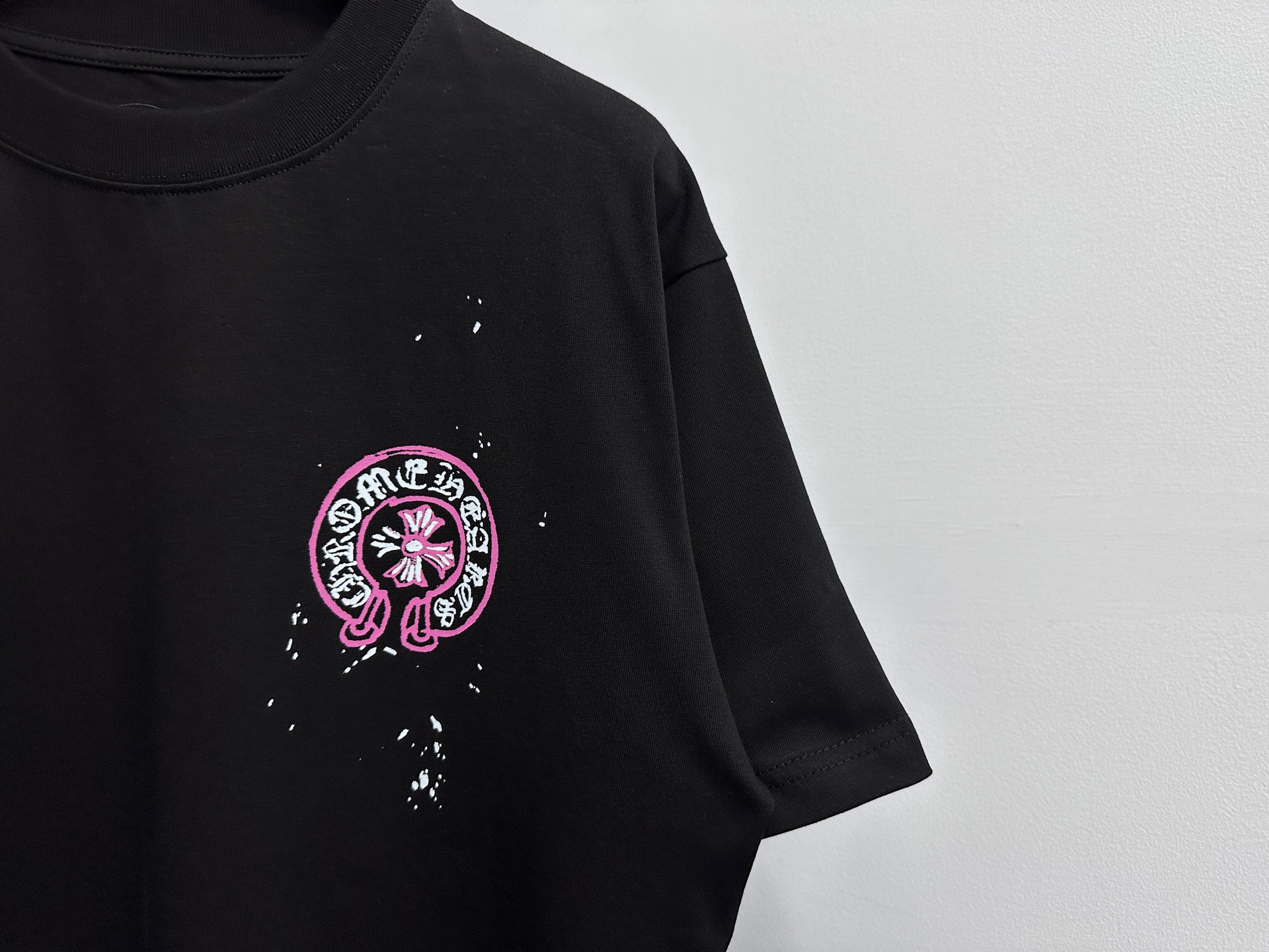 Chrome Hearts 25ss Camiseta de Manga Corta con Cuello Redondo 4 i1746289698160 871 0 2
