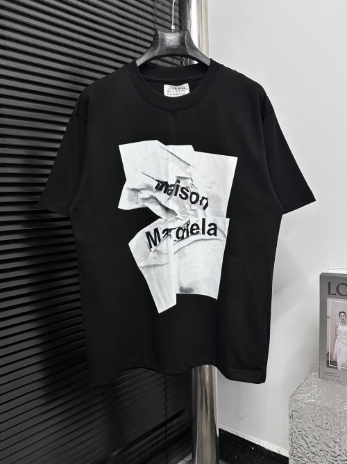 Maison Margiela 25SS Logo Print Short Sleeve Cotton T-Shirt 1 Maison Margiela 25SS Logo Print Short Sleeve Cotton T-Shirt