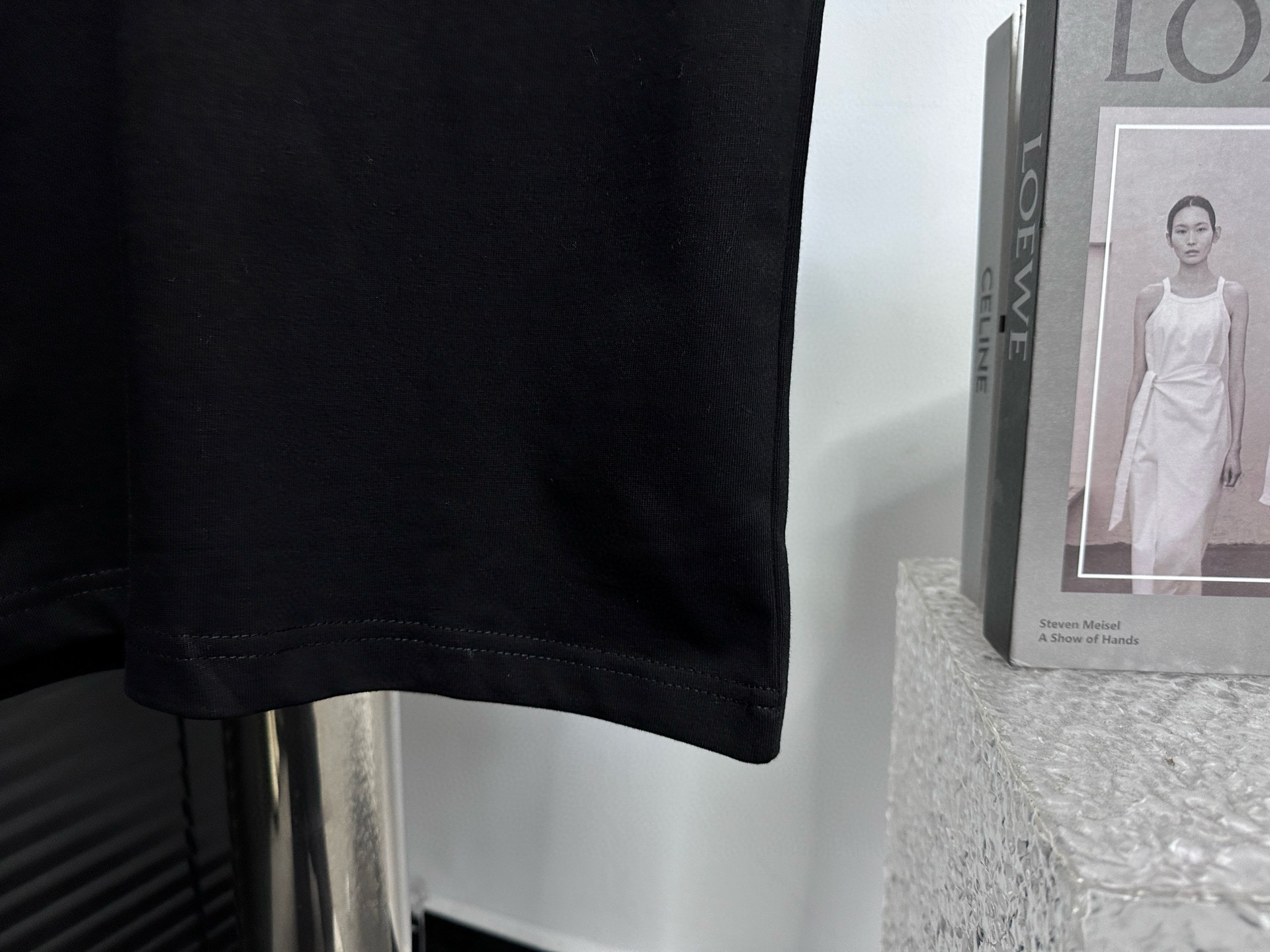P100

【Lululemon】lulu 2025SS新款字母印花短袖
大Logo字母os廓形宽松版型重磅纯棉短袖
 简单百搭 无论内搭外穿尽显运动气息
尺码：Xs-L