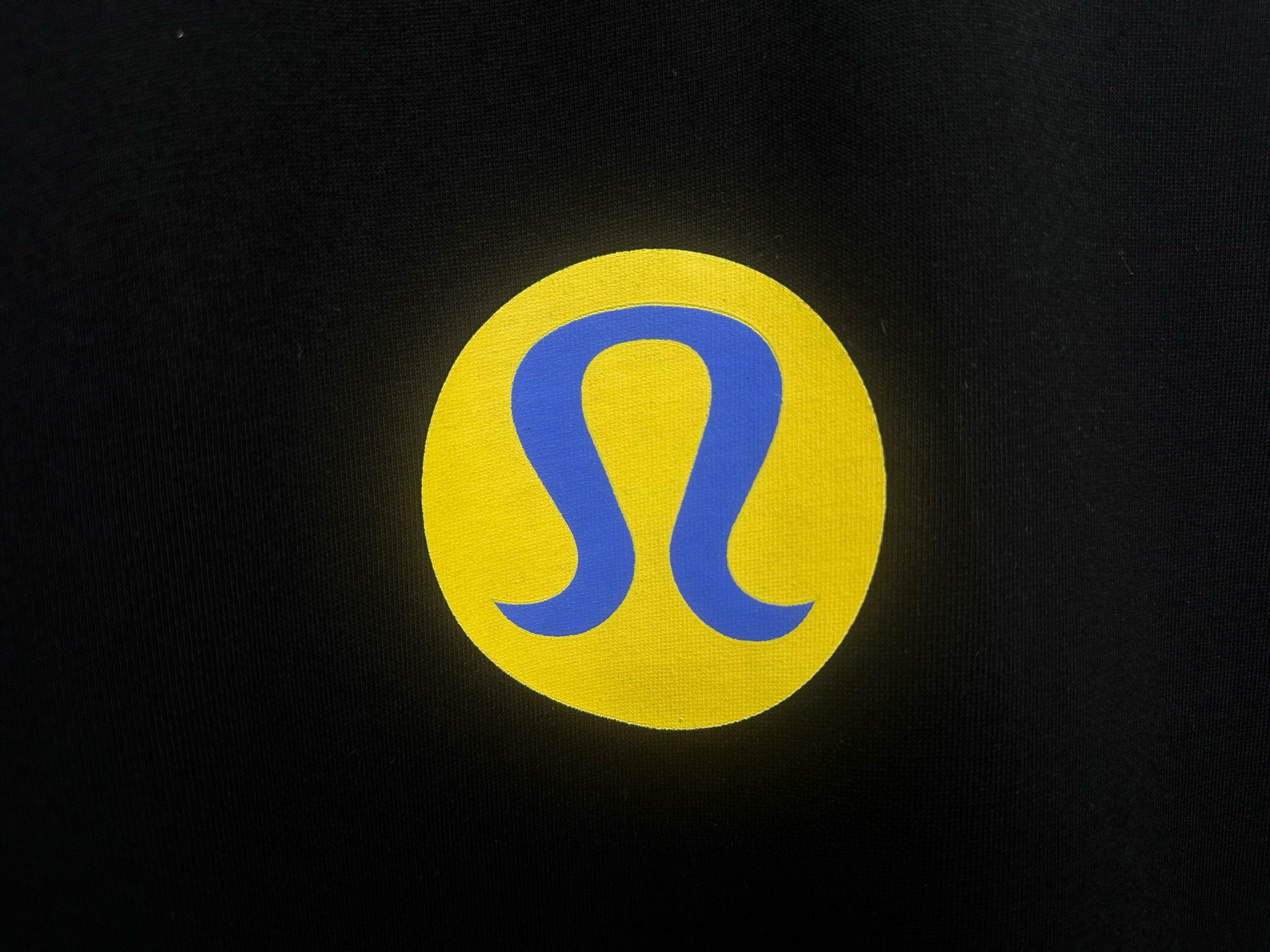 P100

【Lululemon】lulu 2025SS新款字母印花短袖
大Logo字母os廓形宽松版型重磅纯棉短袖
 简单百搭 无论内搭外穿尽显运动气息
尺码：Xs-L
