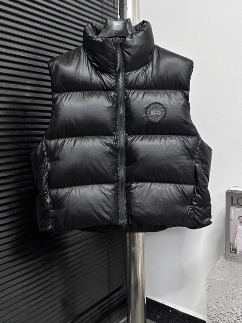 Canada Goose Puffer Down Vest: Warm, Stylish, and a Must-Have for Cold Weather 1 Canada Goose Puffer Down Vest: Warm, Stylish, and a Must-Have for Cold Weather