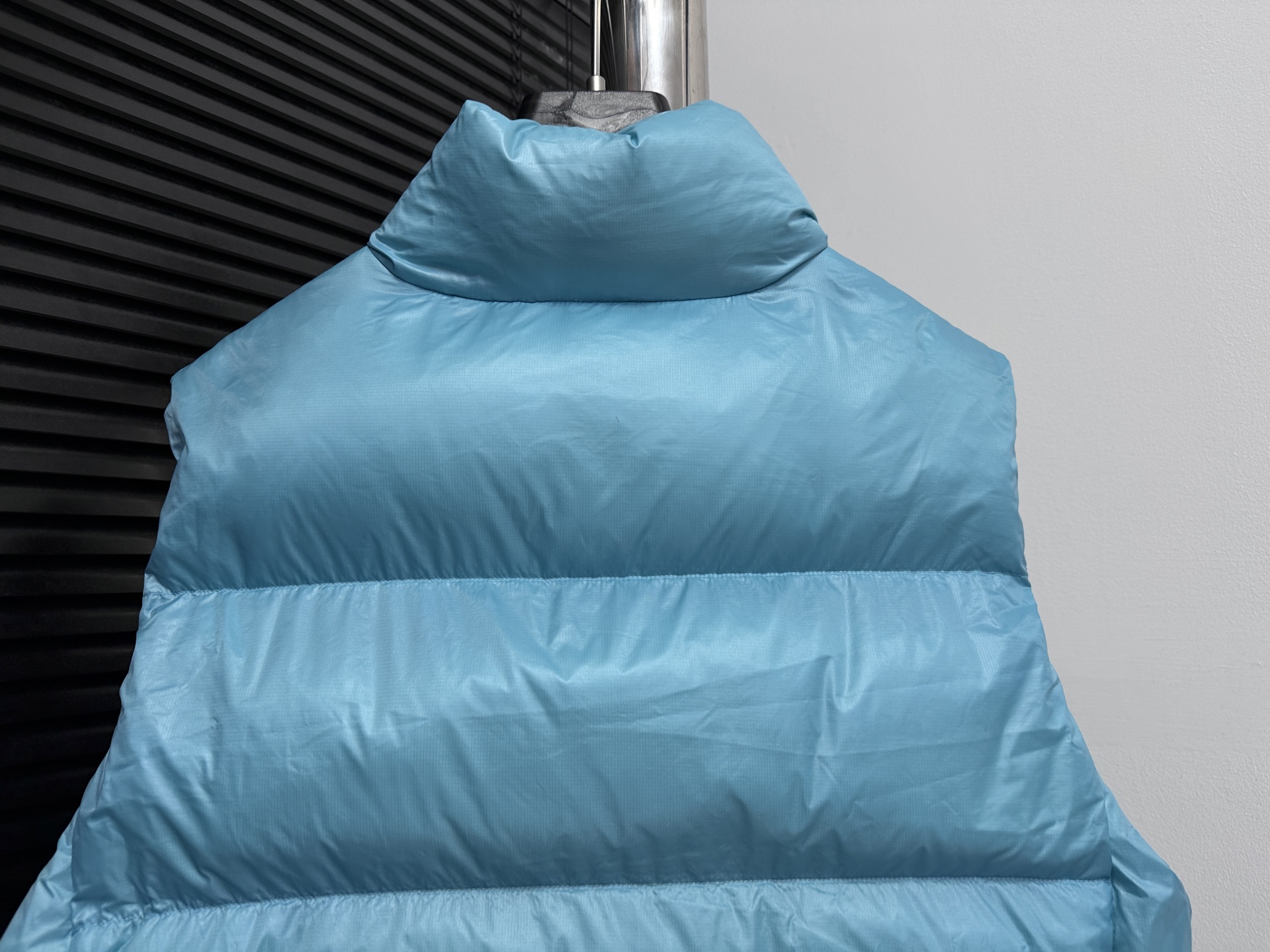 Chaleco Acolchado Canada Goose para Mujer, Ligero y Cálido 7 i1756560176079 6238 0 5