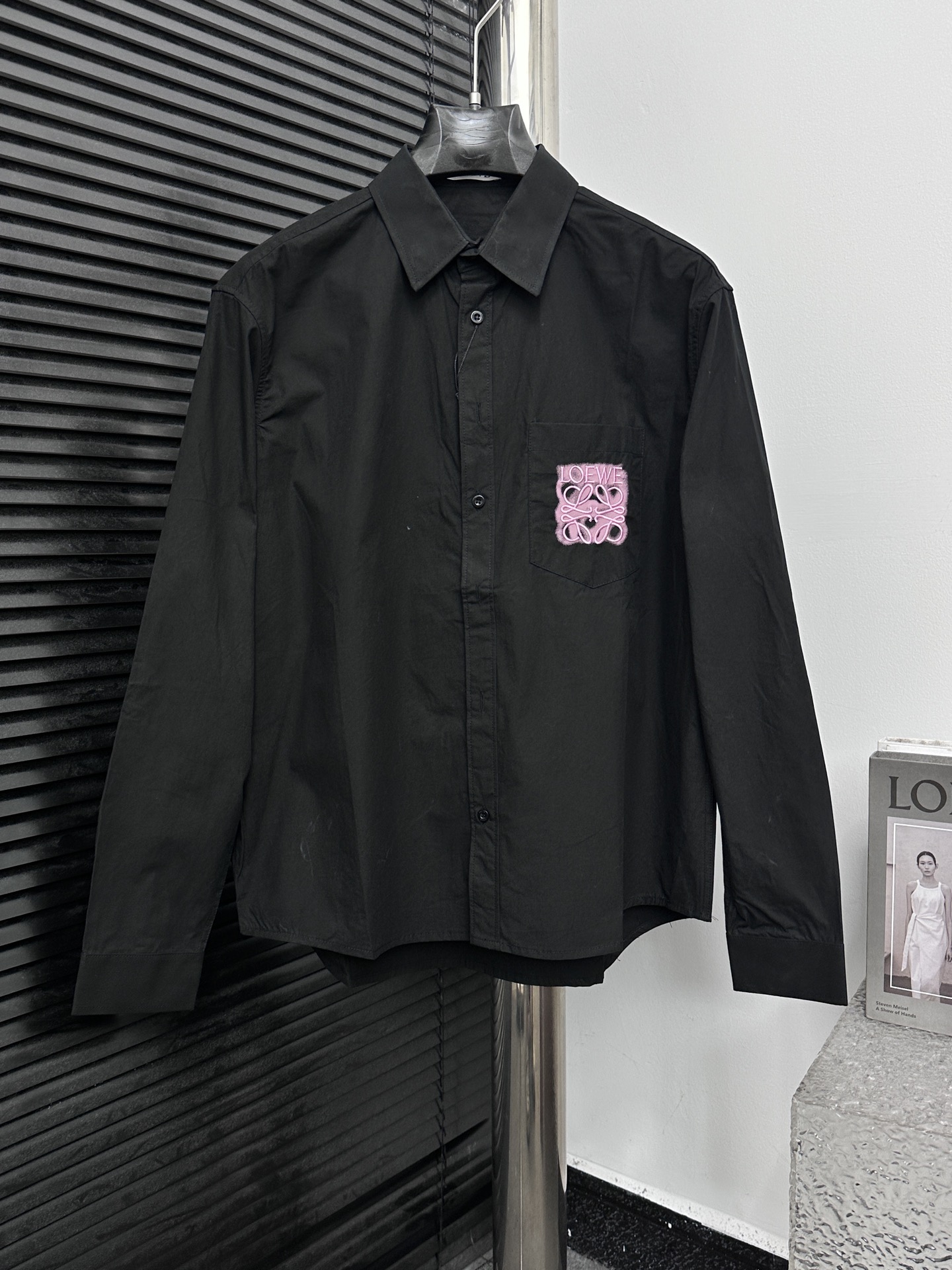 🅿️130 【Loewe】 Camisa de rayas bordadas 24ss. Tela de algodón sarga importada personalizada, textura cómoda y fina, ray…