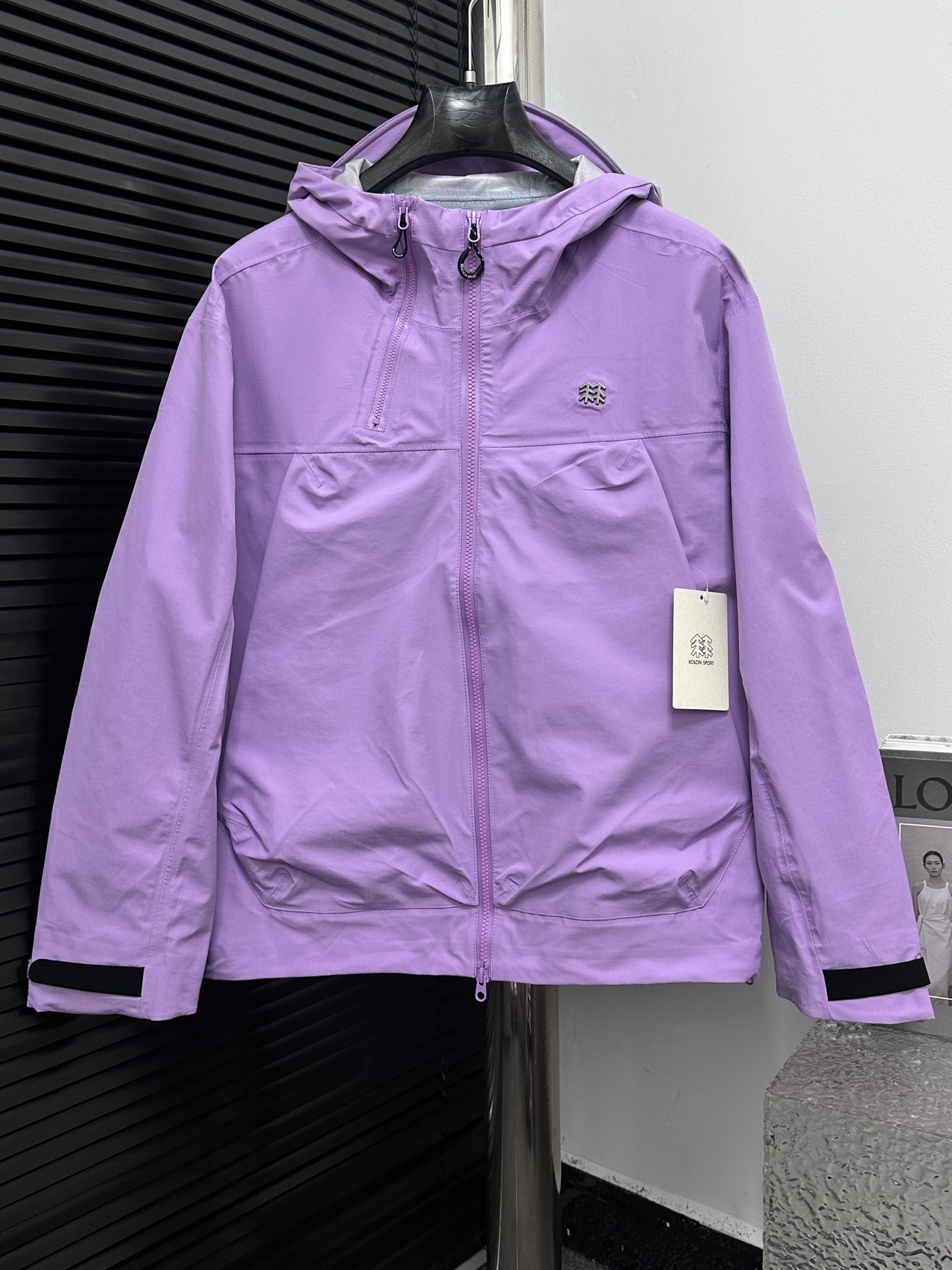 KOLON SPORT Chaqueta Urbana Funcional con Capucha para Hombre y Mujer