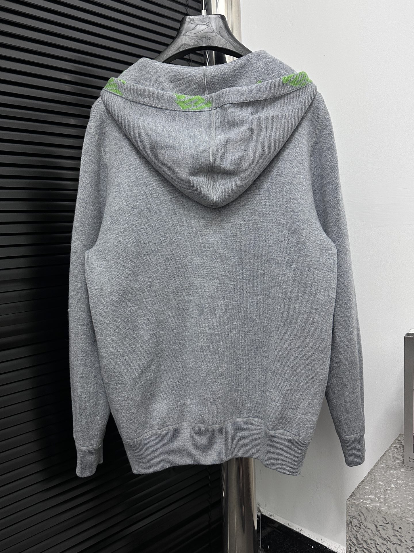 Gucci Chaqueta con Capucha Reversible de Algodón con Logo Estampado 3 i1760029281991 1821 0 1