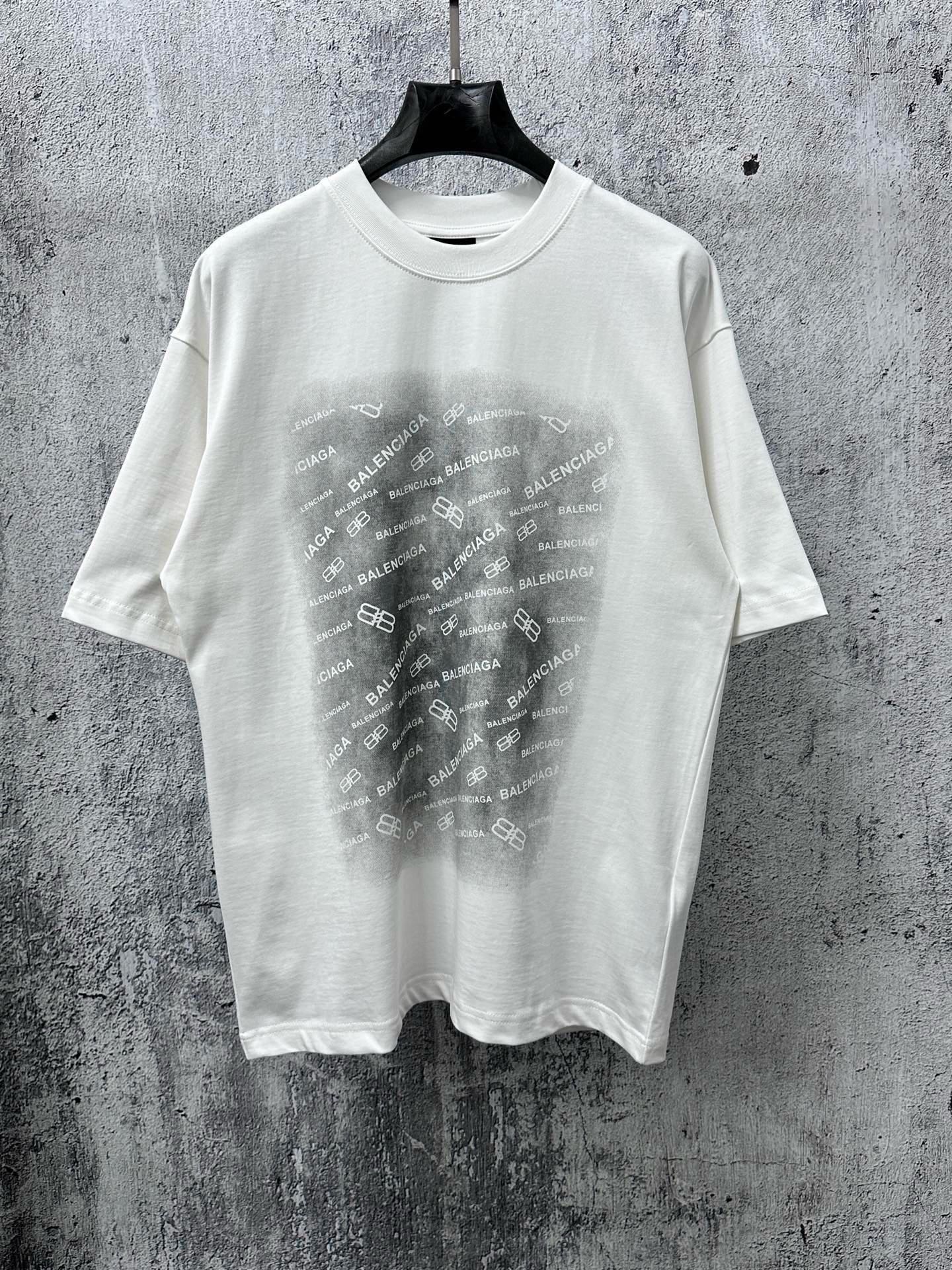 P70 [Balenciaga] Camiseta Balenciaga 26ss gradiente de manga corta, versión alta, patrón de impresión del logotipo de l…