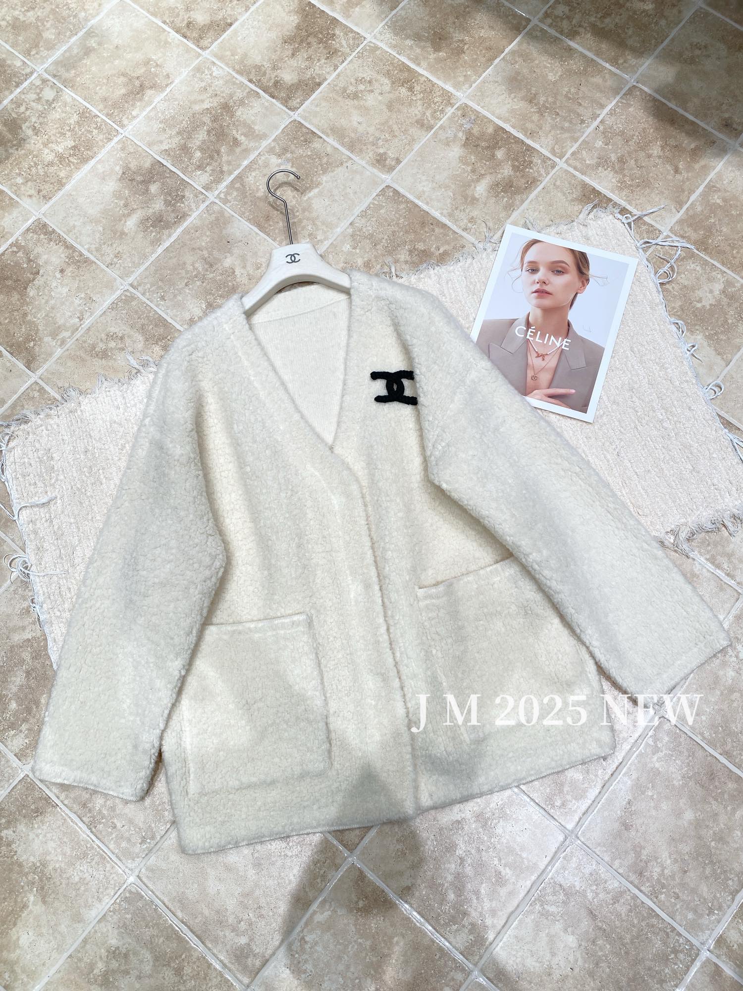 Elegant Wool Blend Cardigan Sweater - Versatile & Comfortable Knitwear