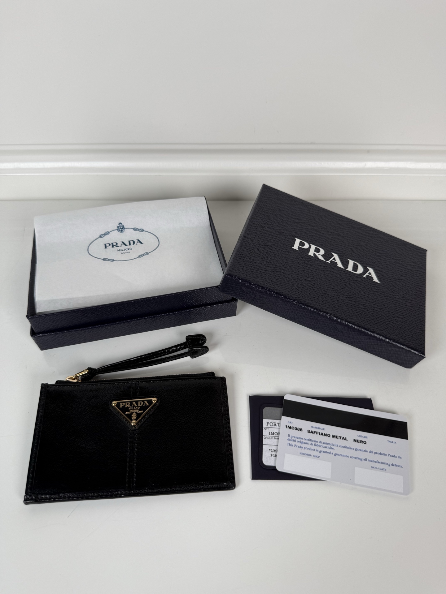 NO:672485,,P family wax card bag, model 1MC086, unisex style, 5 card slots, large capacity, 1 leather zipper bag, 8cm*13cm, 175 steel stamp, Prada, prada19860909,P家油腊皮卡包,型号1MC086,男女通用款,5个卡位超大容量,1个皮革拉链袋,8cm*13cm,175钢印,普拉达,prada,欧美剧