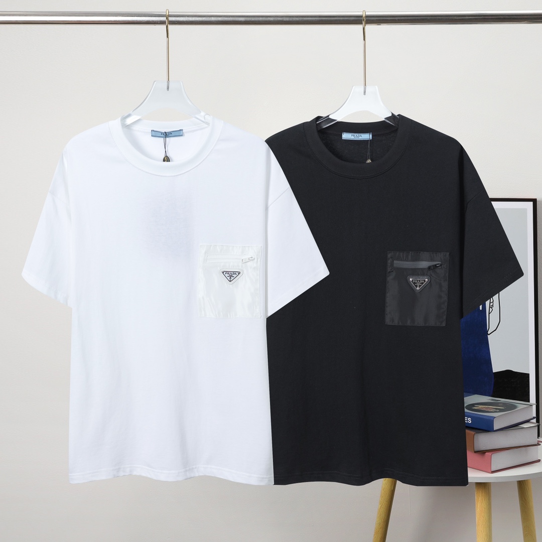A8002 versión europea XS ~ XL talla "𝙉𝙚𝙬♈️PRADA"🔥 Nueva camiseta Prada 24SS versión europea, integrada con una marc…