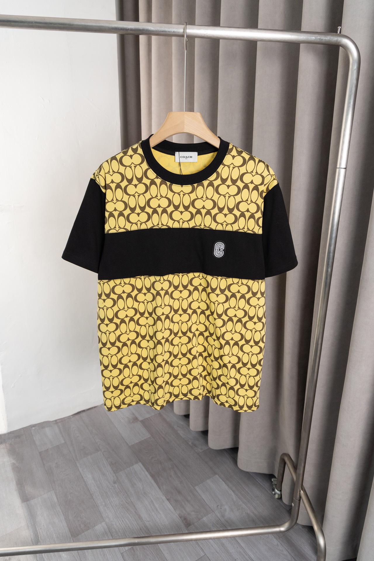Customized Coach T-Shirt with Classic Design and Soft Fabric in Various Colors and Sizes - 图片 2