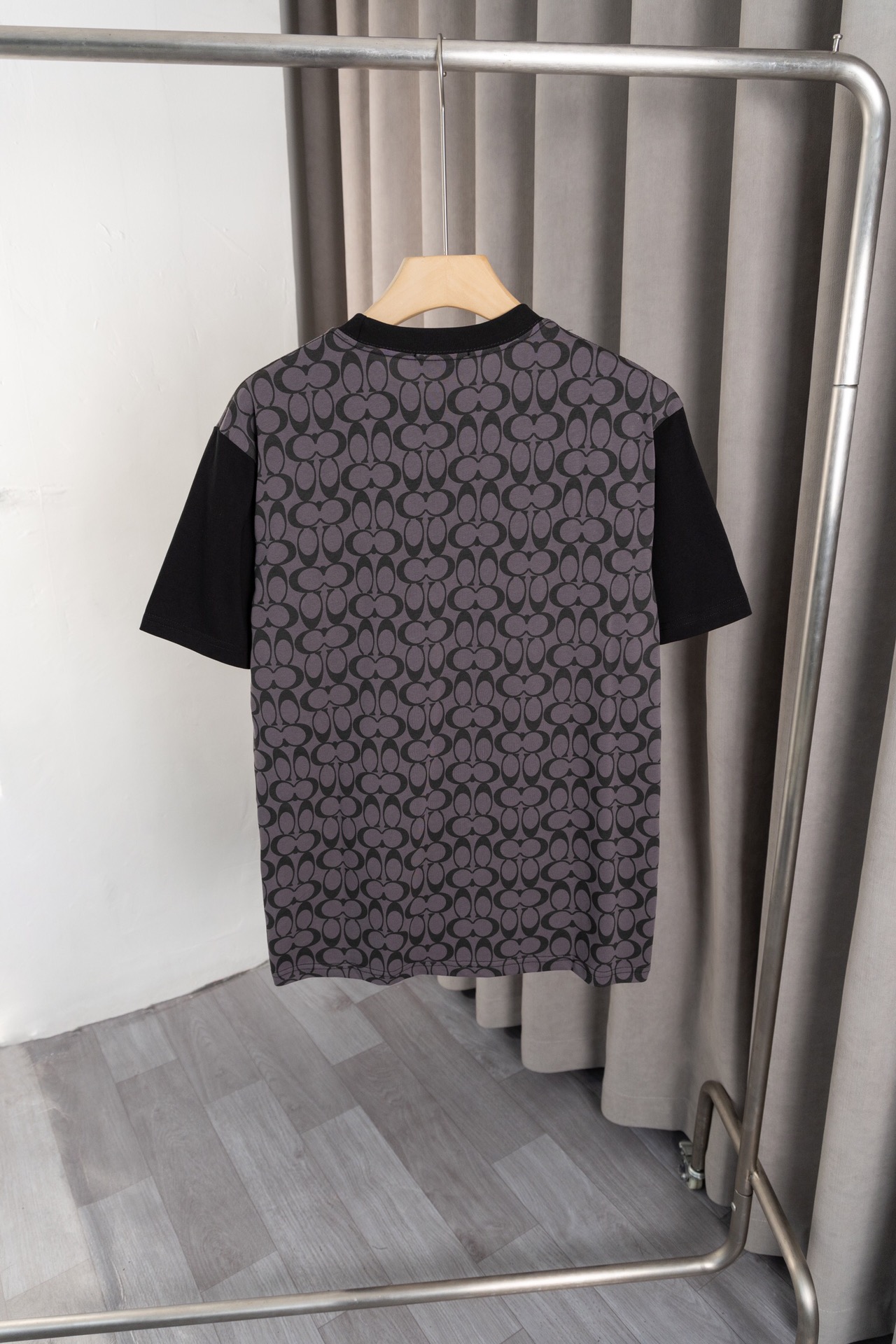 Customized Coach T-Shirt with Classic Design and Soft Fabric in Various Colors and Sizes - 图片 8