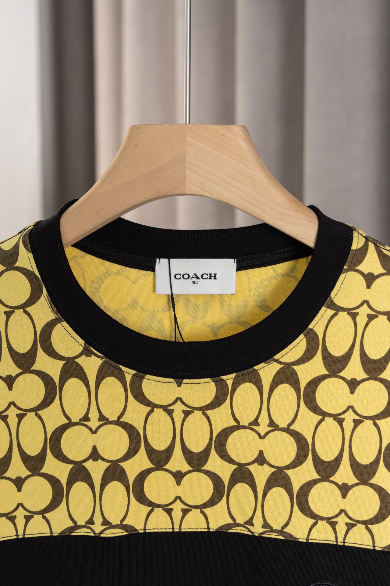 Customized Coach T-Shirt with Classic Design and Soft Fabric in Various Colors and Sizes - 图片 6