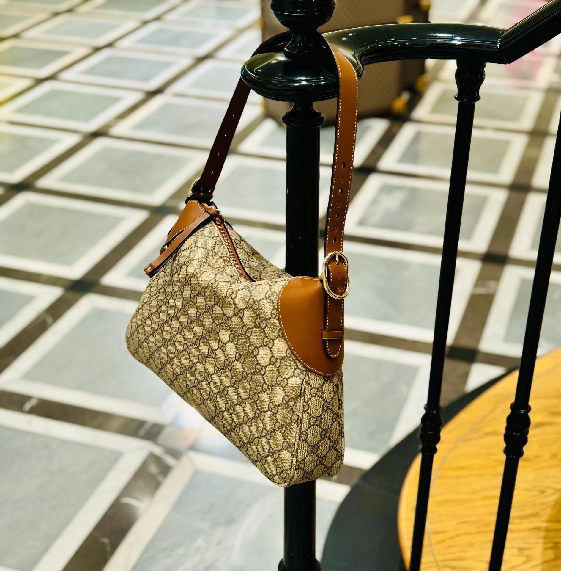 Gucci 815218 So beautiful