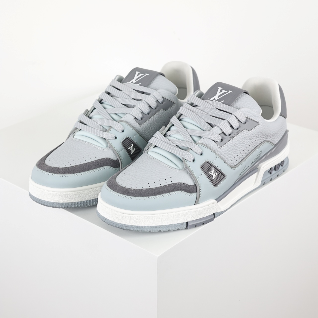 550 Lv Trainer X1 Max 版本 高奢经典巅峰 54灰水泥 东莞纯原顶级高端复刻