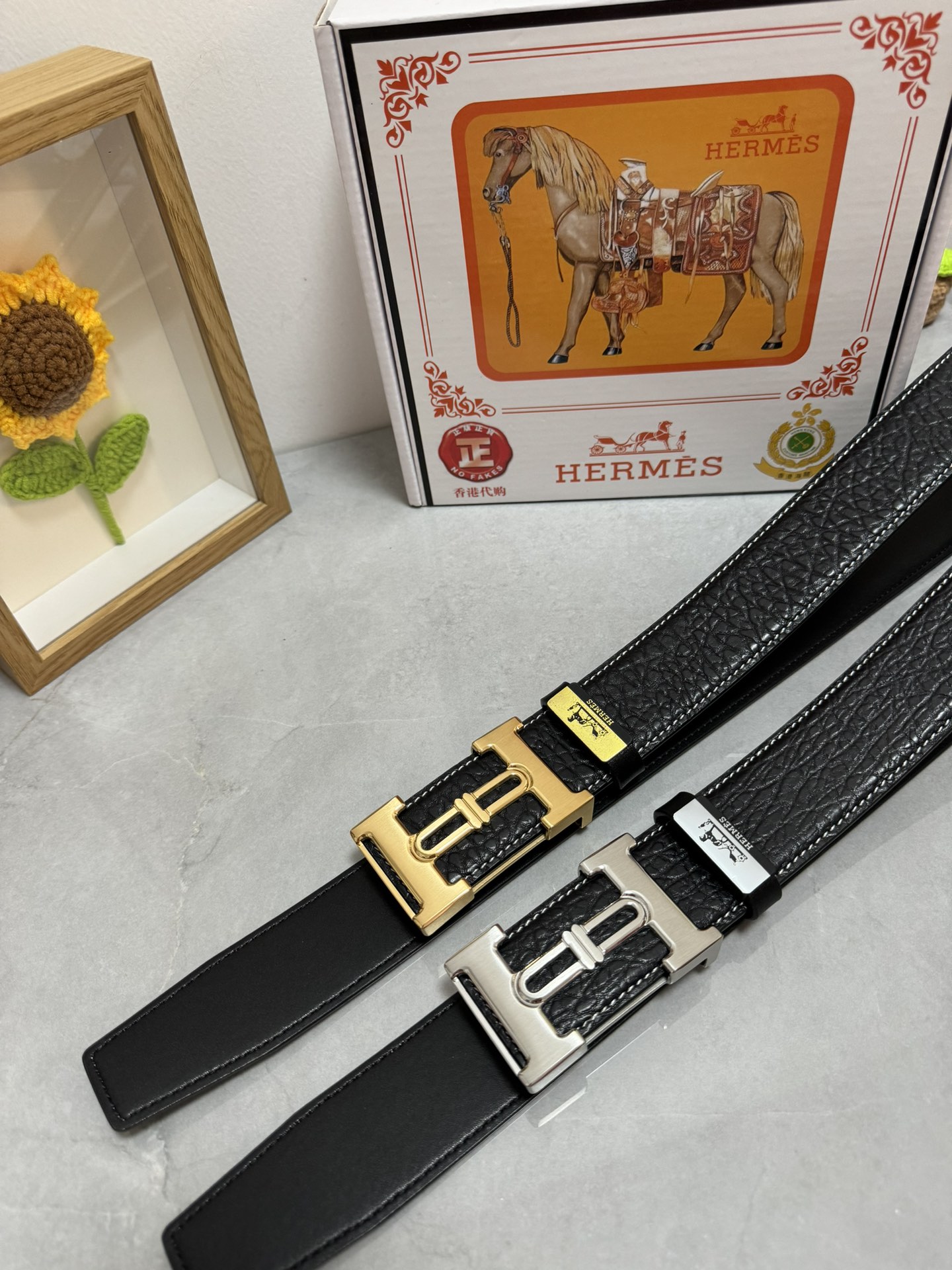 品名：爱马仕.Hermès ????原单 Pyjdle \n材质：原单牛皮腰带 百分百头层牛皮腰带✨保证真皮，24K纯钢扣，专柜原单品质、做工精细，时尚大牌，送人自用首选\n包装： 请认准如图专柜包装????赠送打孔器????手提袋????专柜礼盒????宽度3.8CM