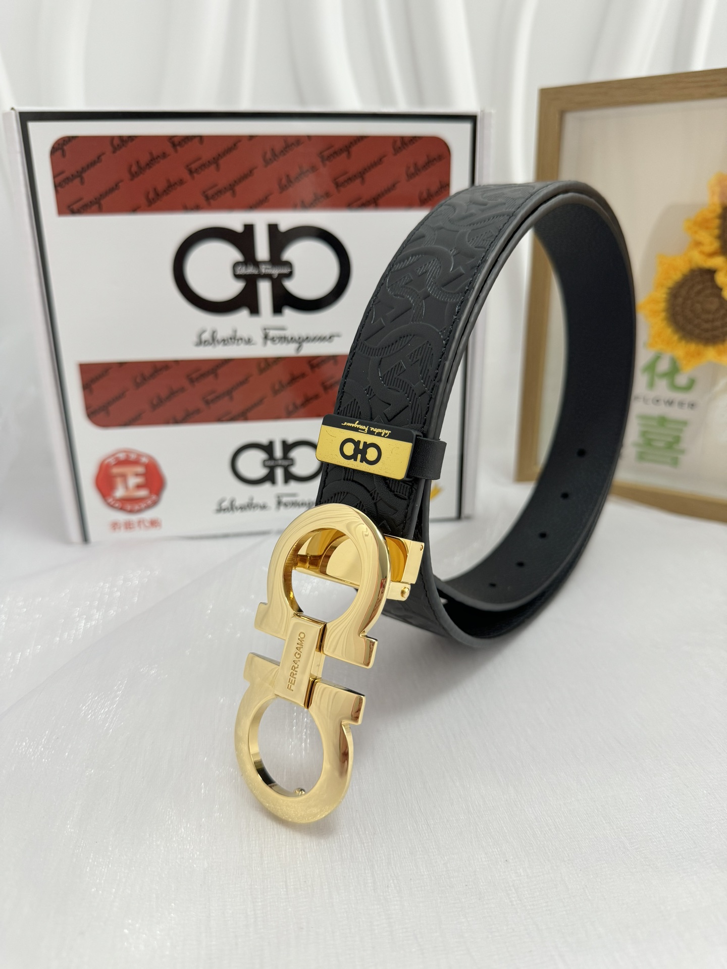 品名:菲拉格幕 💕原单 材质:原单牛皮腰带 百分百头层牛皮腰带✨保证真皮,24K纯钢扣,专柜原单品质、做工精细,时尚大牌,送人自用首选 包装: 请认准如图专柜包装💕赠送打孔器💞手提袋💕专柜礼盒💍宽度3.5CM 5-125(自己可以剪短)