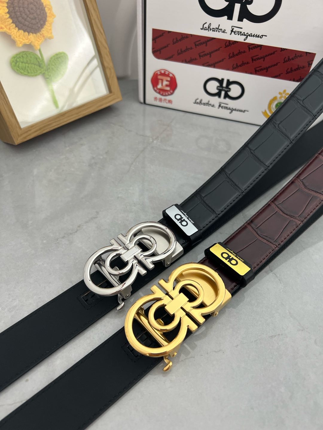 Salvatore Ferragamo Reversible Leather Belt with Signature Buckle 2 i1735543348250 551 0 6
