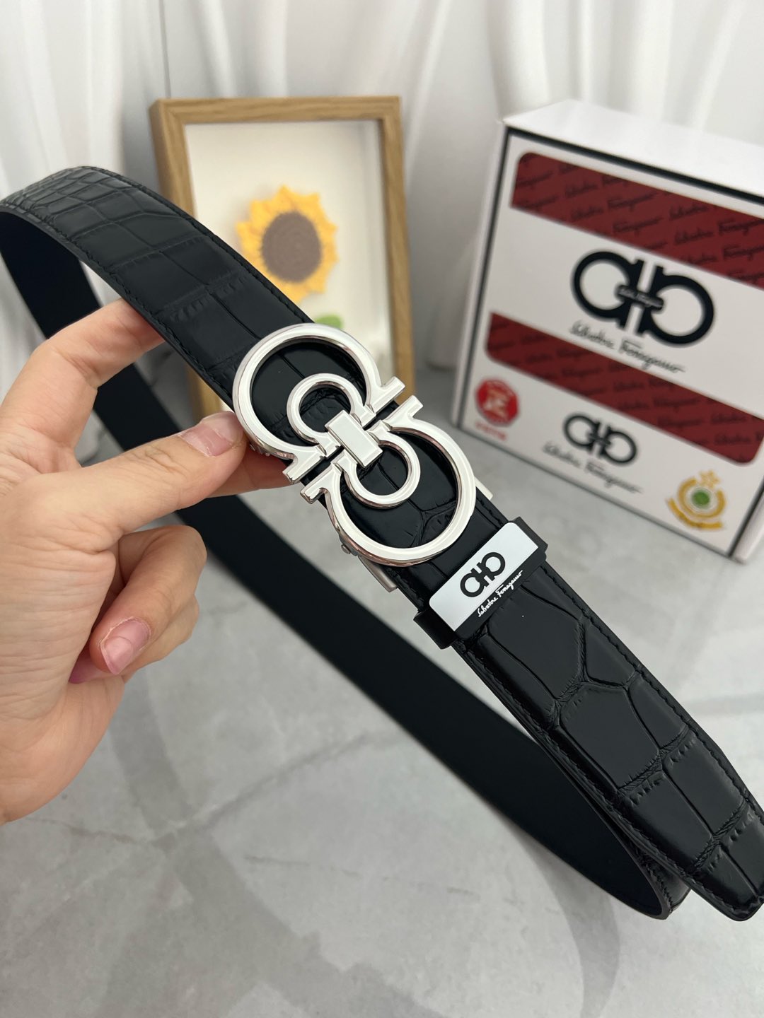 Salvatore Ferragamo Reversible Leather Belt with Signature Buckle 8 i1735543361375 9600 0 2