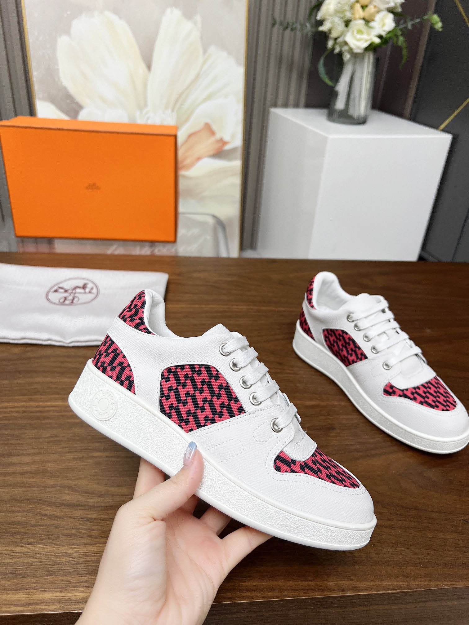 NO:166116,French direct mail HERMES/Hermes flat-soled sports and casual shoes Korean version lace-up mesh is lightweight!  !  Breathable and comfortable standard size 35/40 (41 custom made no return), casual shoes/sports shoes, hermes, hermes, sneakers19860909法国直邮HERMES/爱马仕平底时尚运动休闲鞋韩版系带网面轻便！！透气舒适标准码数35/40(41订做不退放),休闲鞋/运动鞋,hermes,hermes,sneakers,Women's Shoes