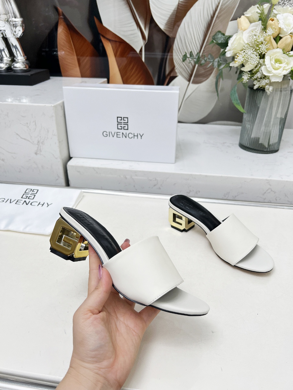 Fashionable Heel Slipper Style in Black Cow and Sheep Skin, Rubber Sole – Size 35/41. - 图片 5