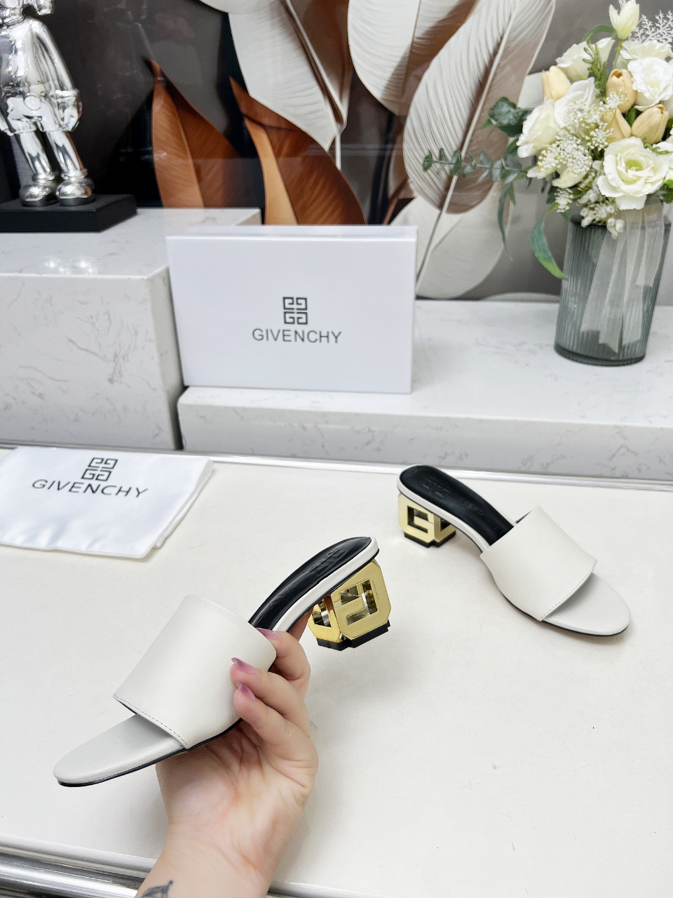 Fashionable Heel Slipper Style in Black Cow and Sheep Skin, Rubber Sole – Size 35/41. - 图片 7