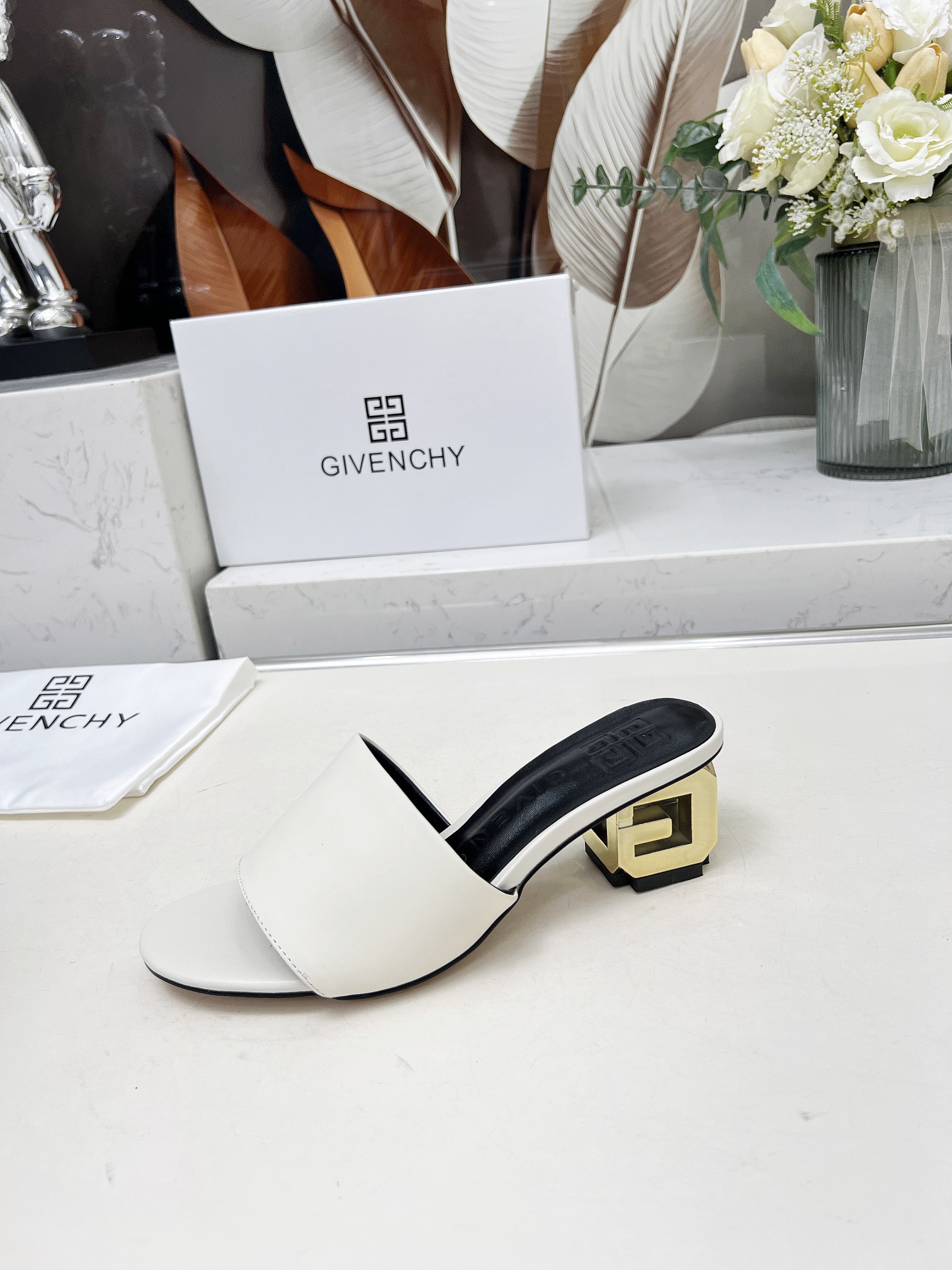 Fashionable Heel Slipper Style in Black Cow and Sheep Skin, Rubber Sole – Size 35/41. - 图片 6