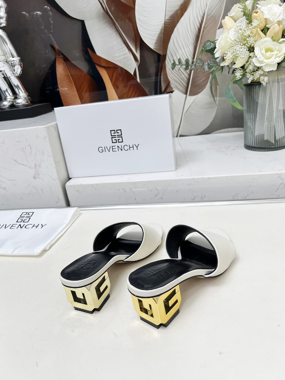 Fashionable Heel Slipper Style in Black Cow and Sheep Skin, Rubber Sole – Size 35/41. - 图片 4