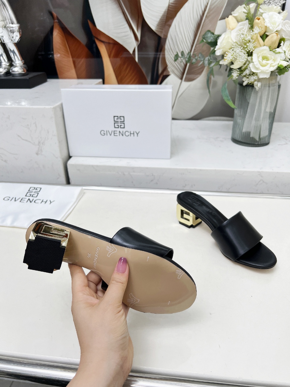 Fashionable Heel Slipper: Brahma 2005 Style in Black Cow Skin, Sheep Skin Lining. - 图片 6