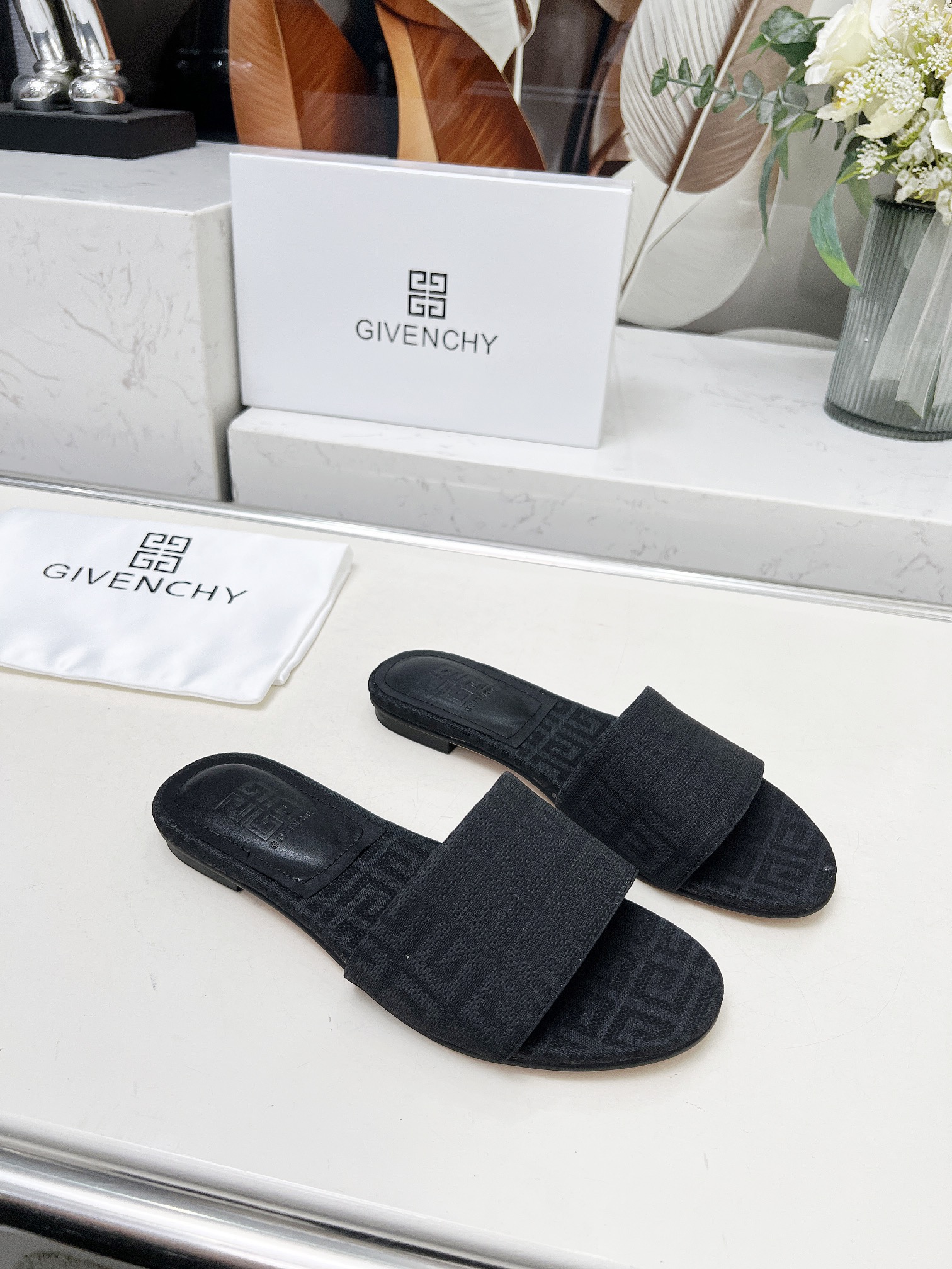 Fashion Brahma Shoes 2005: Stylish Sandals with Quatian Material and Sheep Skin - 图片 5