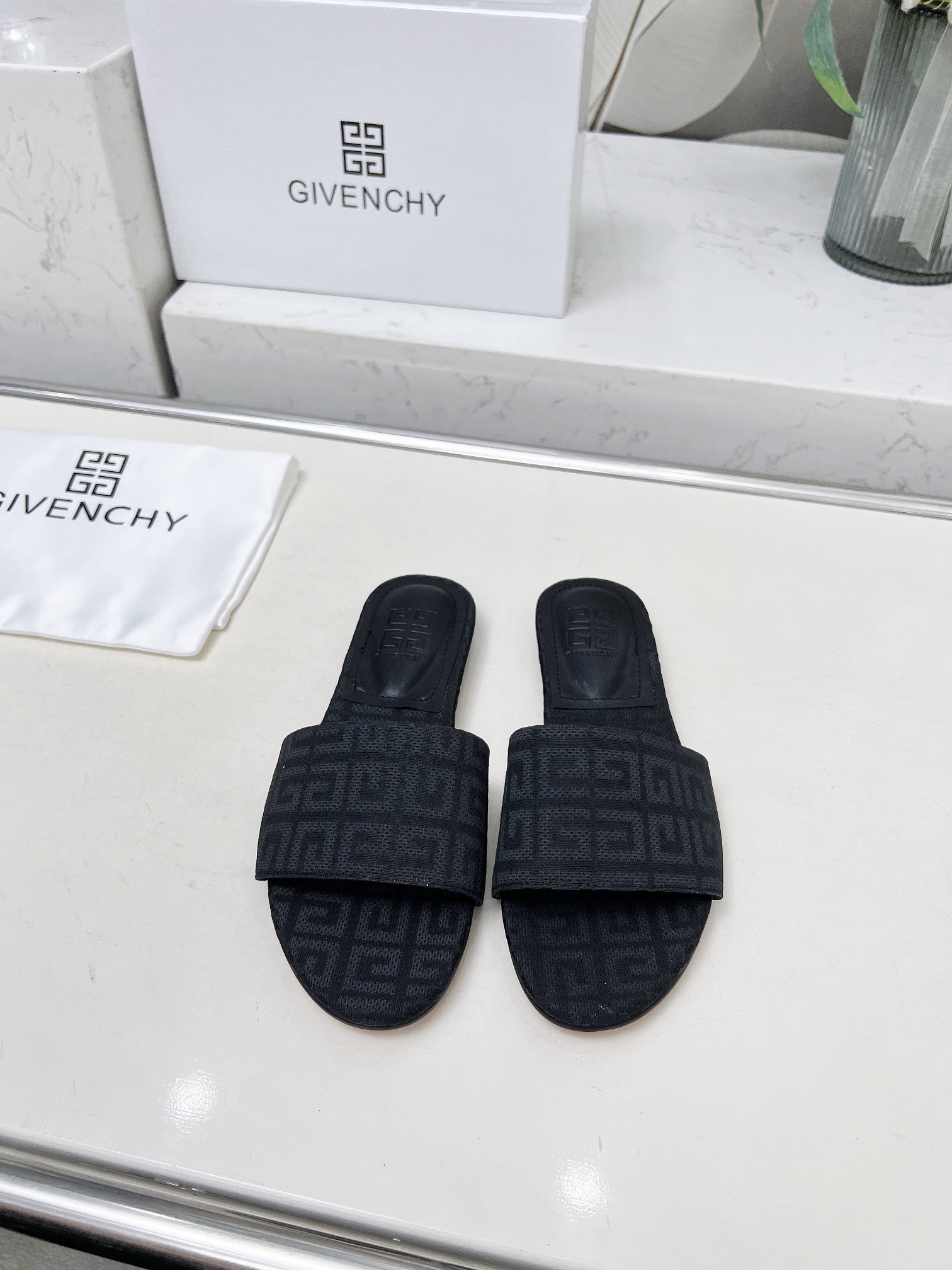 Fashion Brahma Shoes 2005: Stylish Sandals with Quatian Material and Sheep Skin - 图片 2