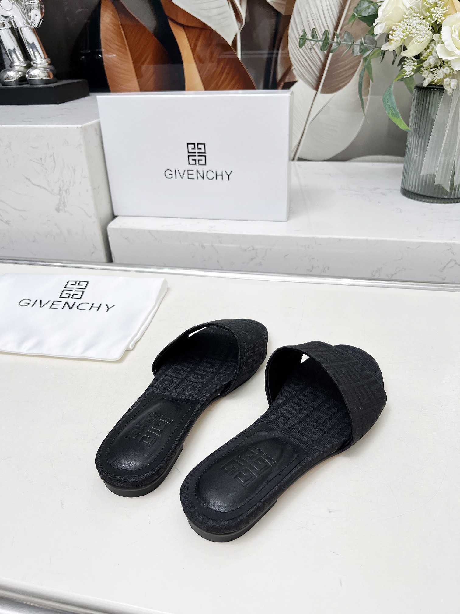 Fashion Brahma Shoes 2005: Stylish Sandals with Quatian Material and Sheep Skin - 图片 4