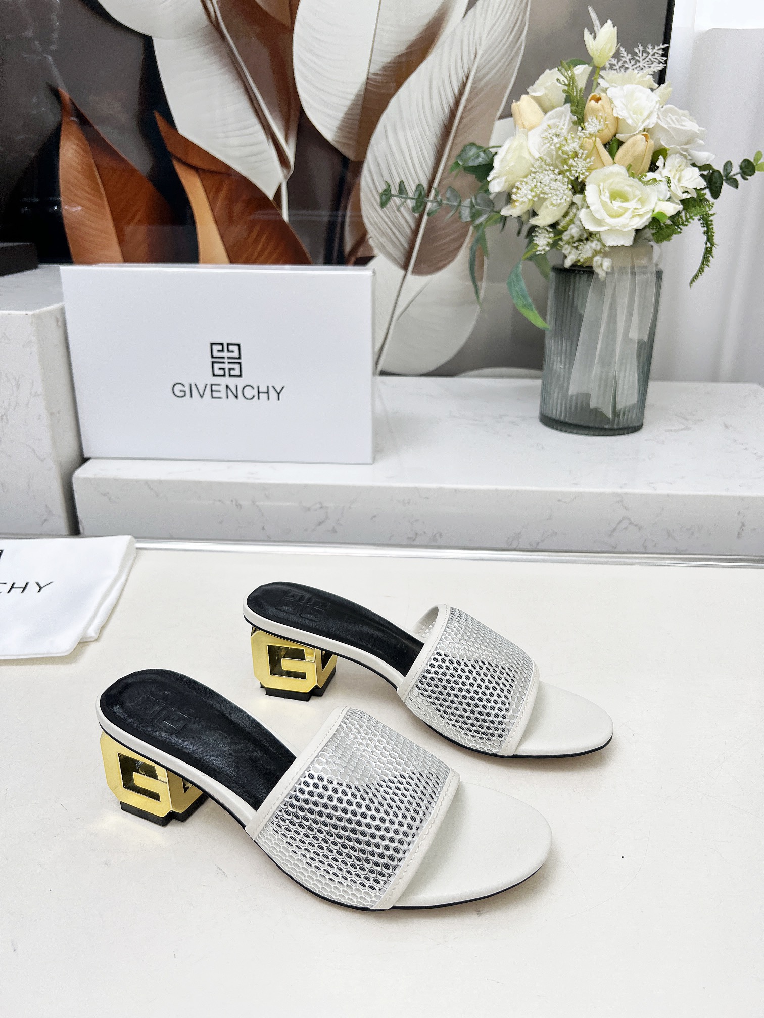 Fashionable Brahma 2005 Heel Slipper: Stylish Sandals in Cow and Sheep Skin