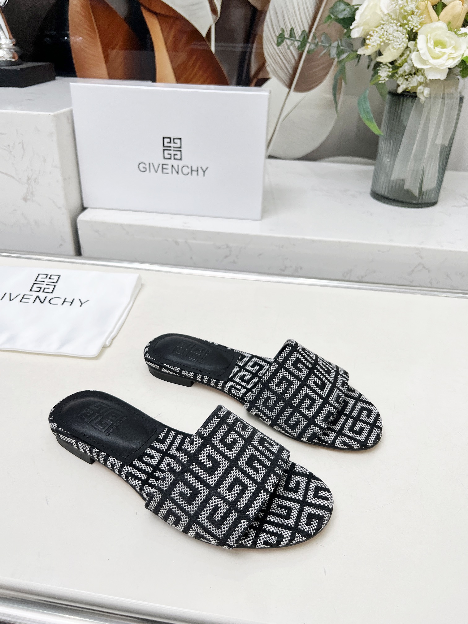 Fashion Brahma Shoes 2005: Stylish Sandals with Quatian Material and Sheep Skin Insole - 图片 3