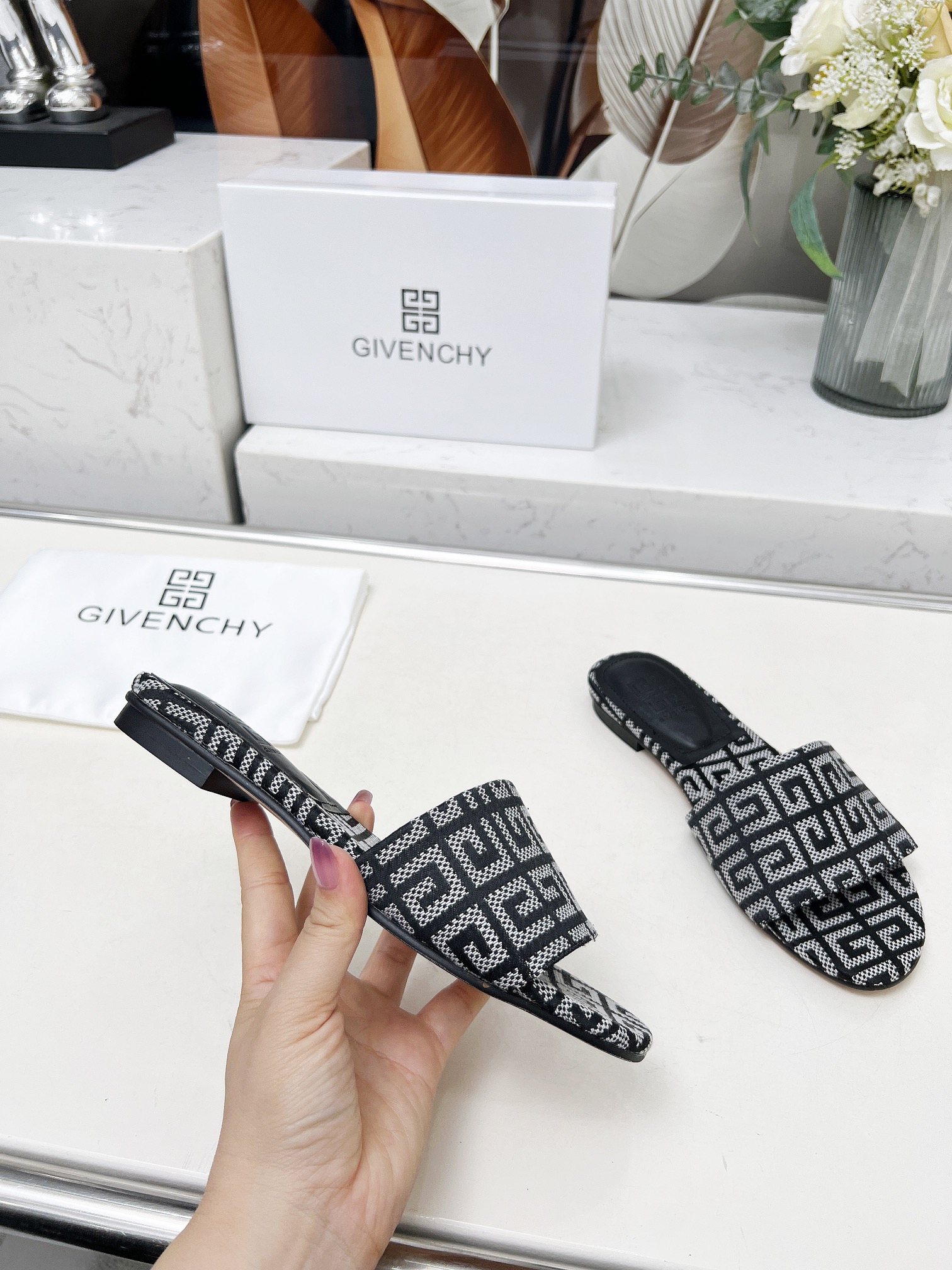 Fashion Brahma Shoes 2005: Stylish Sandals with Quatian Material and Sheep Skin Insole - 图片 6