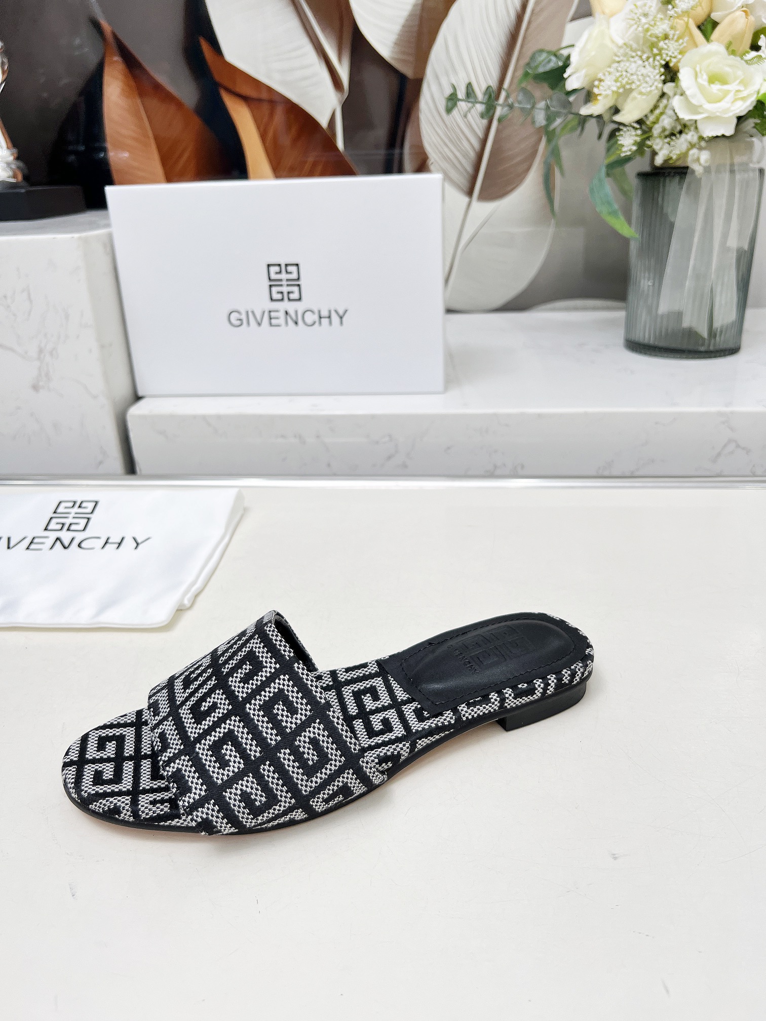 Fashion Brahma Shoes 2005: Stylish Sandals with Quatian Material and Sheep Skin Insole - 图片 7