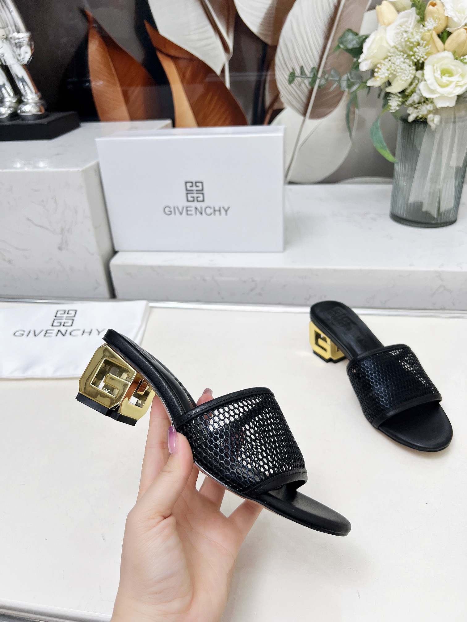 Fashionable Heel Slipper: Brahma 2005 Style in Black Cow Skin and Sheep Skin - 图片 4