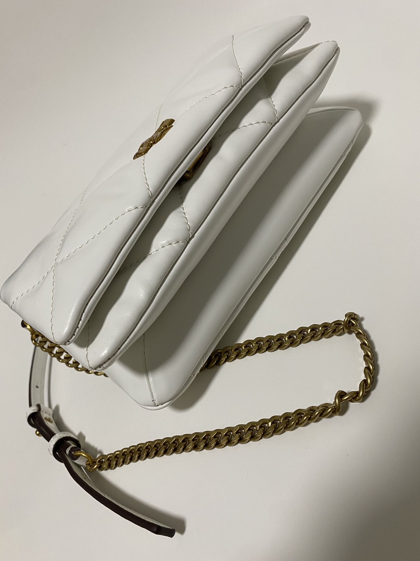 Tory Burch 158624 新品 2024春夏折叠斜挎包Kira链条单肩包