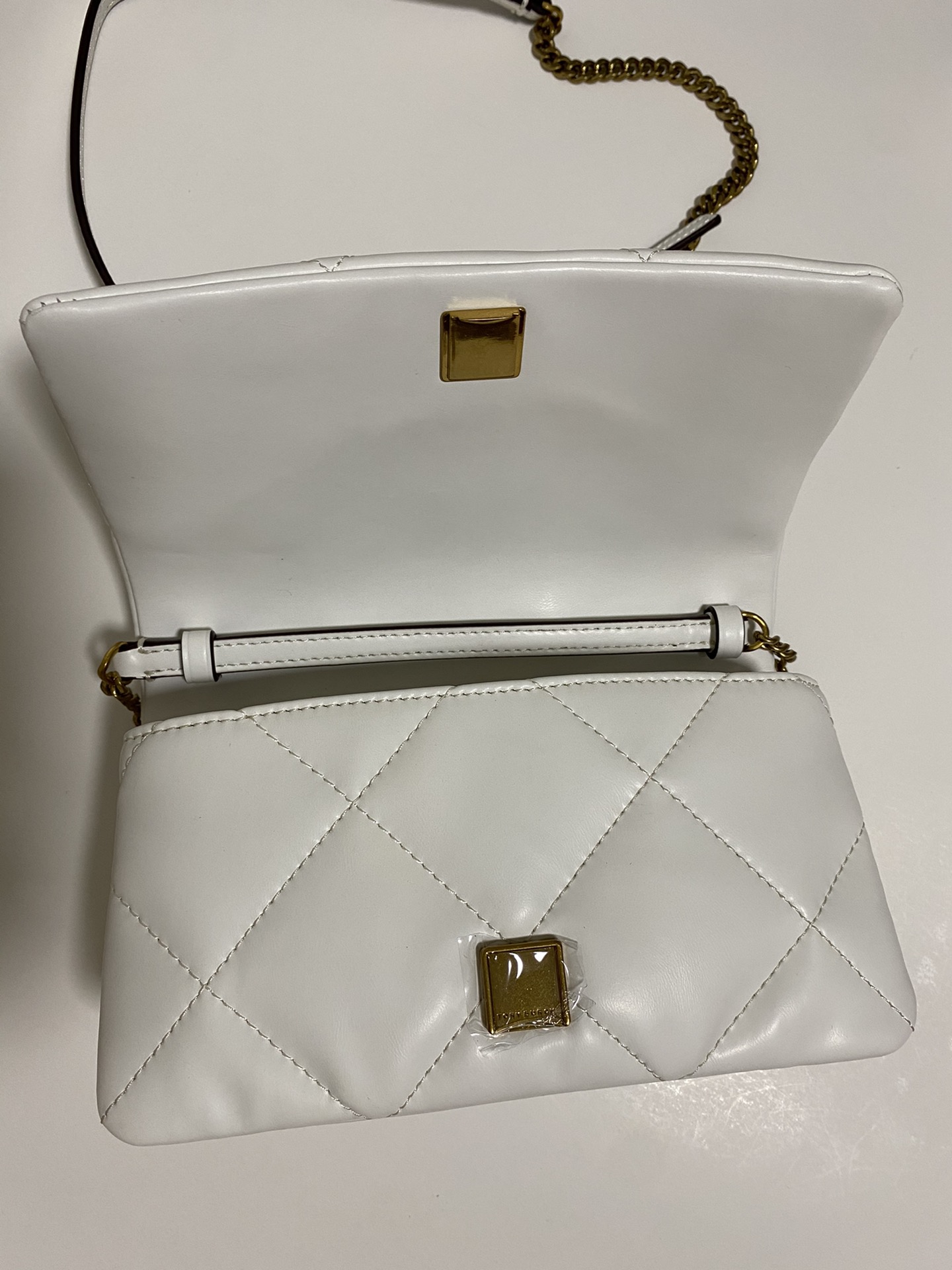 Tory Burch 158624 新品 2024春夏折叠斜挎包Kira链条单肩包