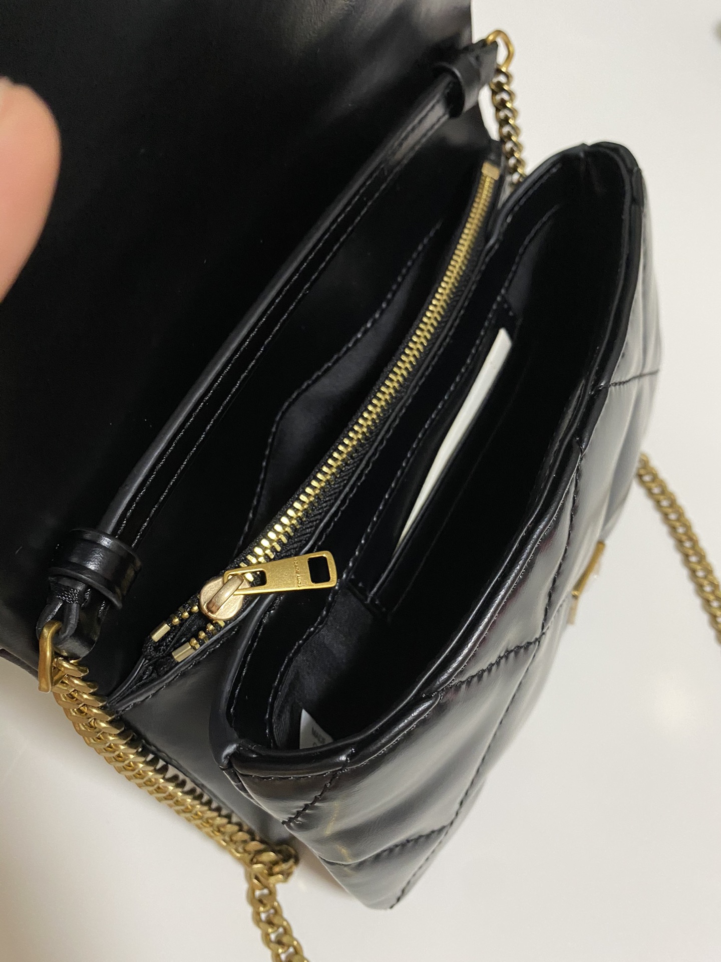 Tory Burch 158624 新品 2024春夏折叠斜挎包Kira链条单肩包
