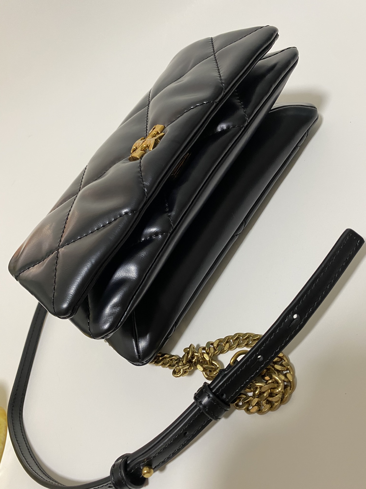 Tory Burch 158624 新品 2024春夏折叠斜挎包Kira链条单肩包
