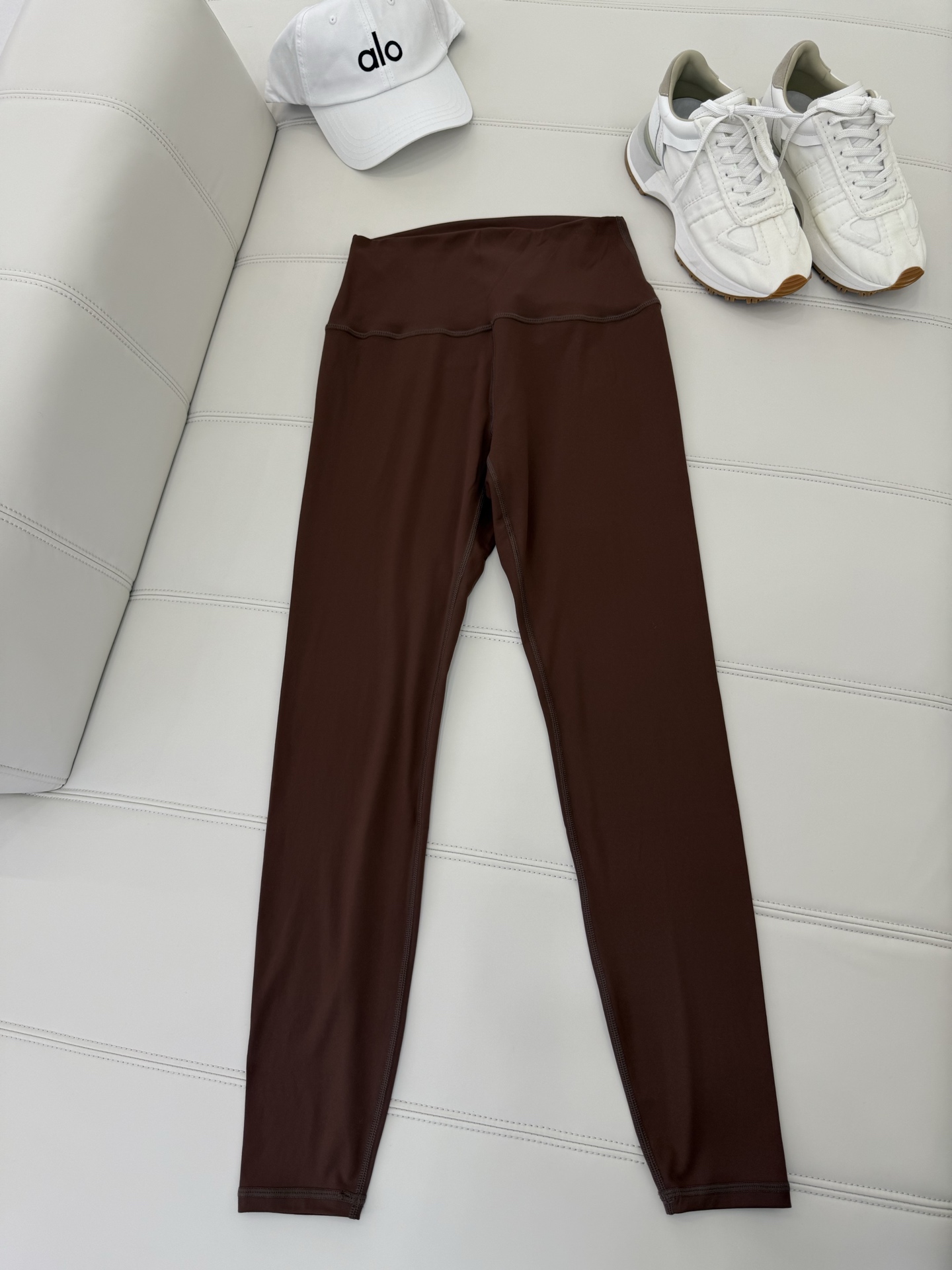 NO:435118,The unique feeling is soft and glutinous, the upper body is soft and elastic, which drives away the skin discomfort and/or emotions. When exercising and stretching, the unique 'interlocking structure' of Xiaonuan will increase the covering of the fabric and give the wearer a more secure sports experience.,,alexander wang19860909独感软软糯糯,上身柔软有弹力,赶走皮肤不适感和/情绪.运动伸展时,小糯弹特有的“互锁结构”反而会增加面料的遮盖性,给予穿着者更安心的运动体验.,,alexander wang,Women's clothing