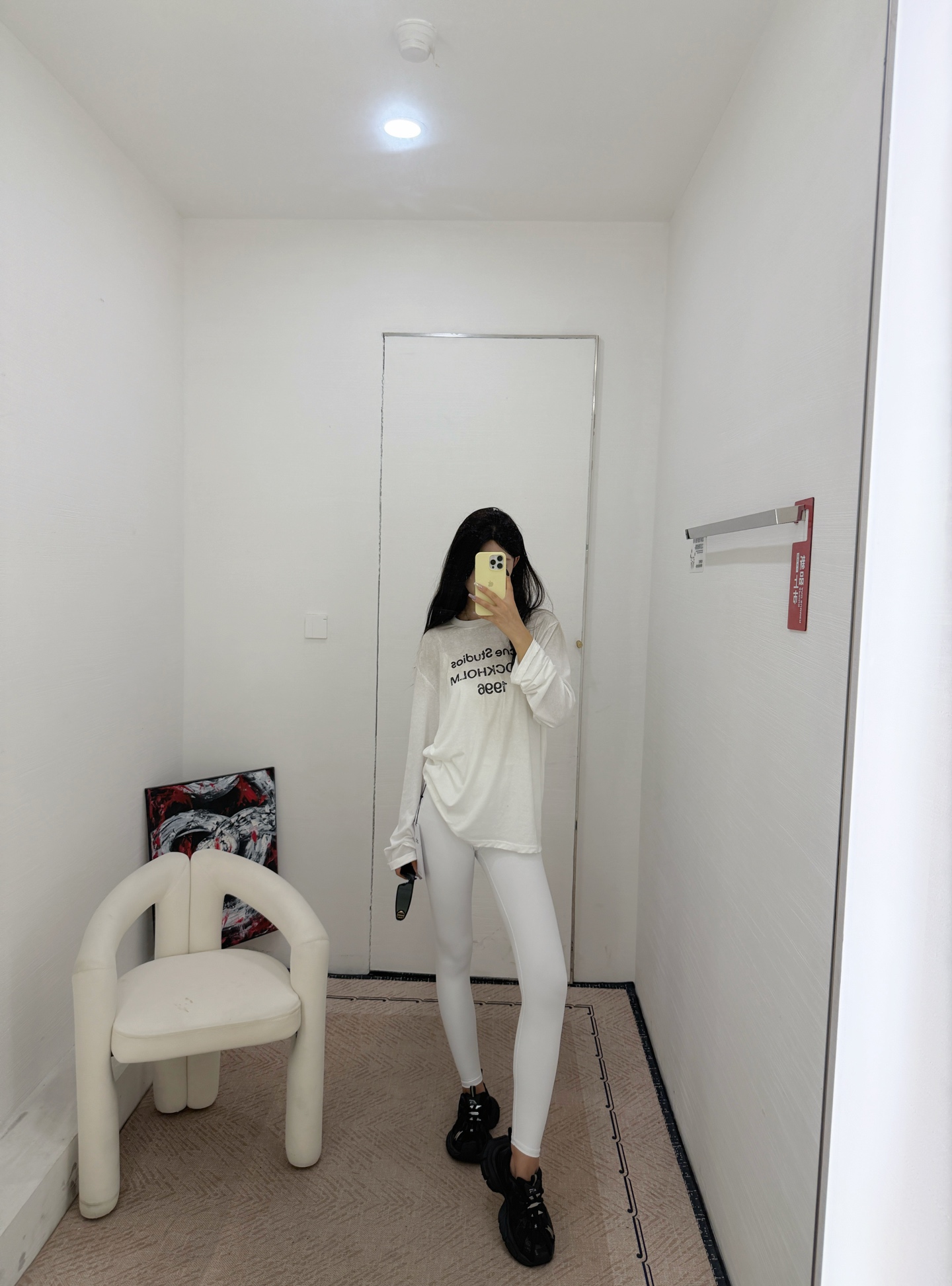 NO:435115,The price of a pair of yoga pants in the true sense will definitely not be low. The key is that even if you leave the gym and are not in exercise, you will not feel any incongruous when walking on the street in Alo clothes.,,alexander wang19860909一条真正意义上的瑜伽裤定价绝对不会低,关键在于,就算是即使出了健身房,不处于运动中,穿着Alo的服饰走在街上也没有任何违和感.,,alexander wang,Women's clothing