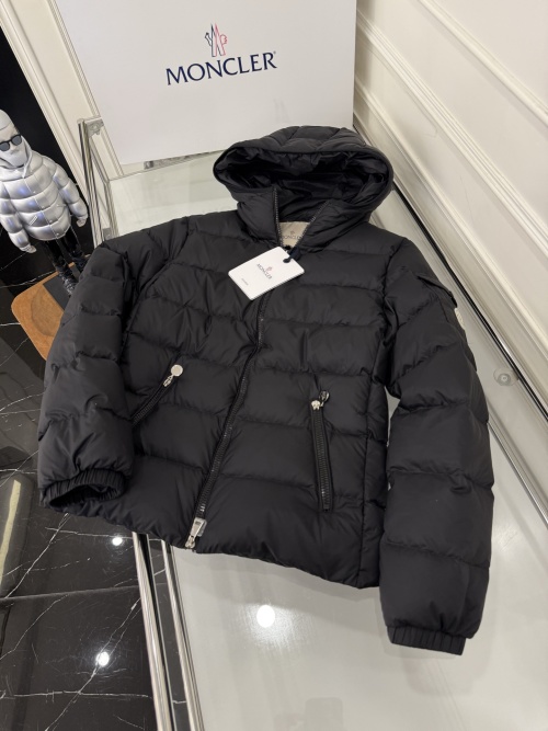 Moncler Gles Down Jacket: Warm, Stylish, and Perfect for Winter Adventures