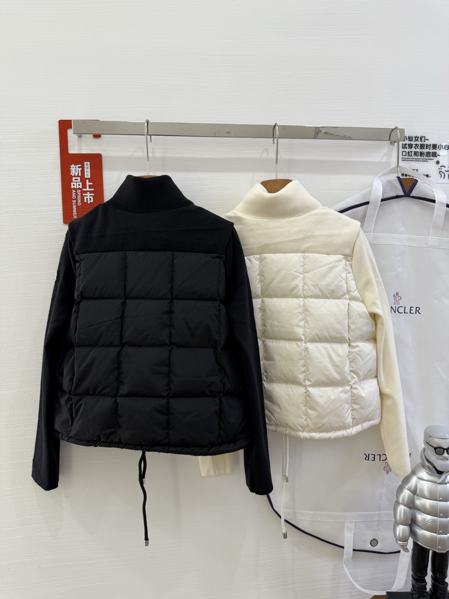 Moncler 蒙口秋冬女士Cardigan立领拼接针织羽绒娃娃款短款羽绒 后背袖子针织材料上身显瘦 拼